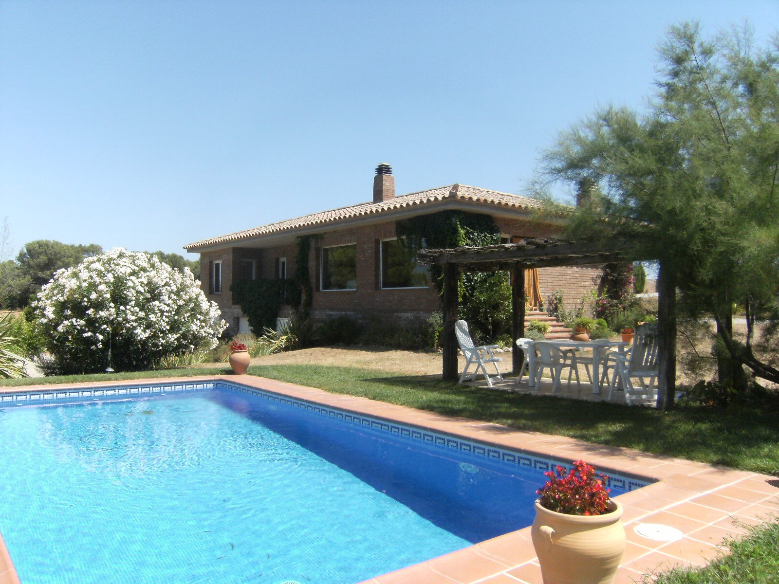 Rent Villa in Garrigoles LA ROMAGUERA picture-2