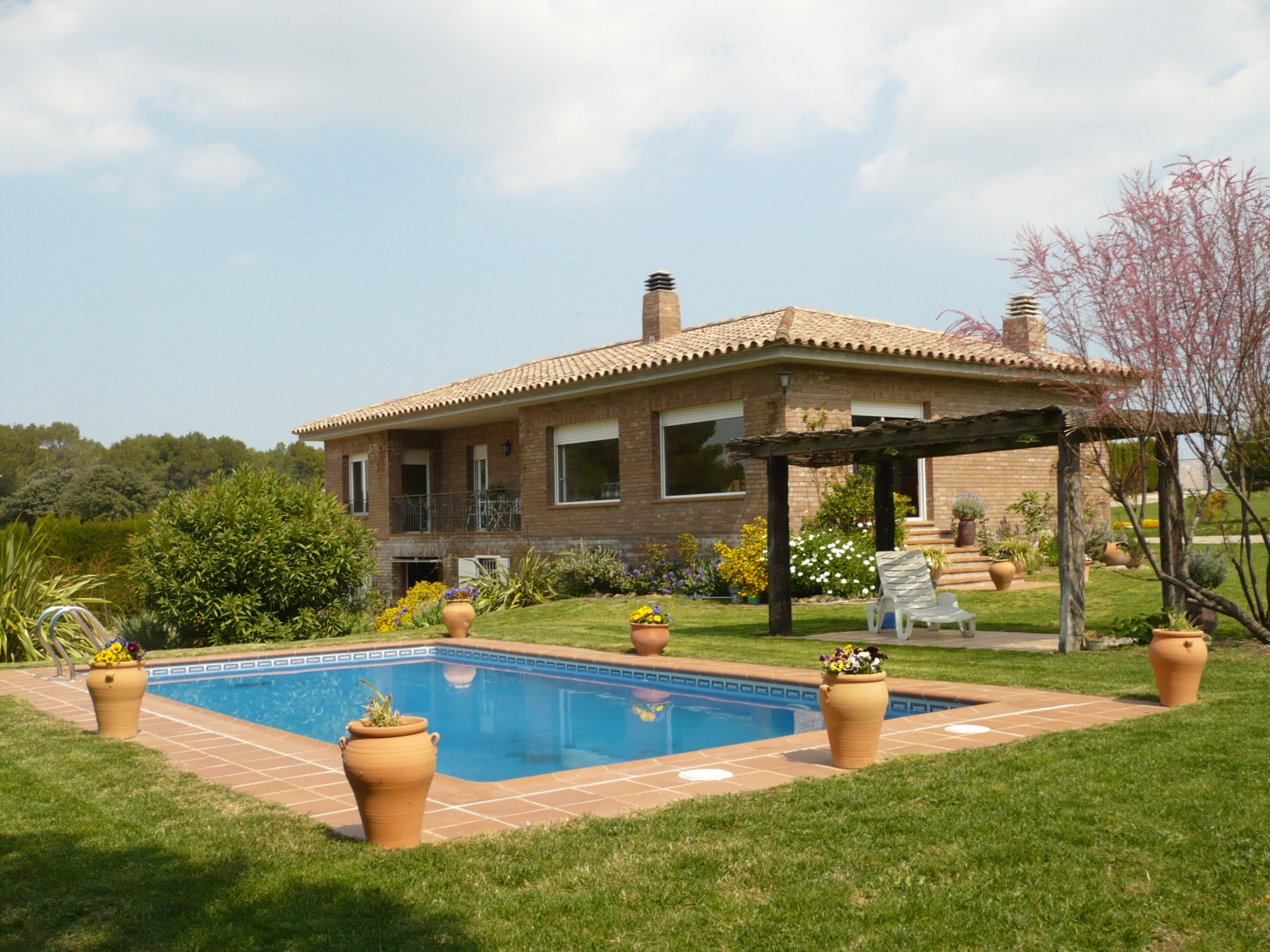 Rent Villa in Garrigoles LA ROMAGUERA picture-0