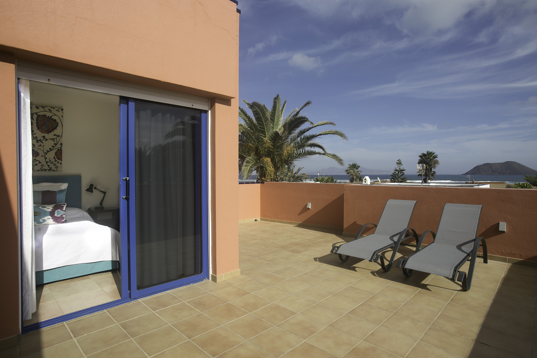 Rent Villa in Corralejo Villa Long Beach with pool By CanariasGetaway picture-10