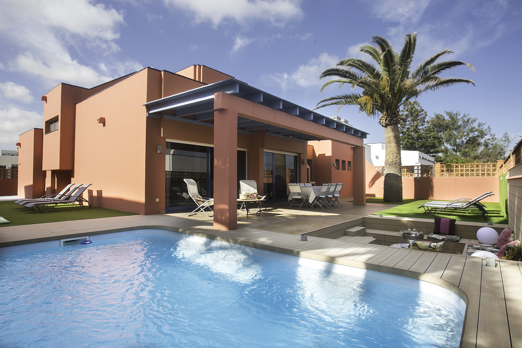 Rent Villa in Corralejo Villa Long Beach with pool By CanariasGetaway picture-0