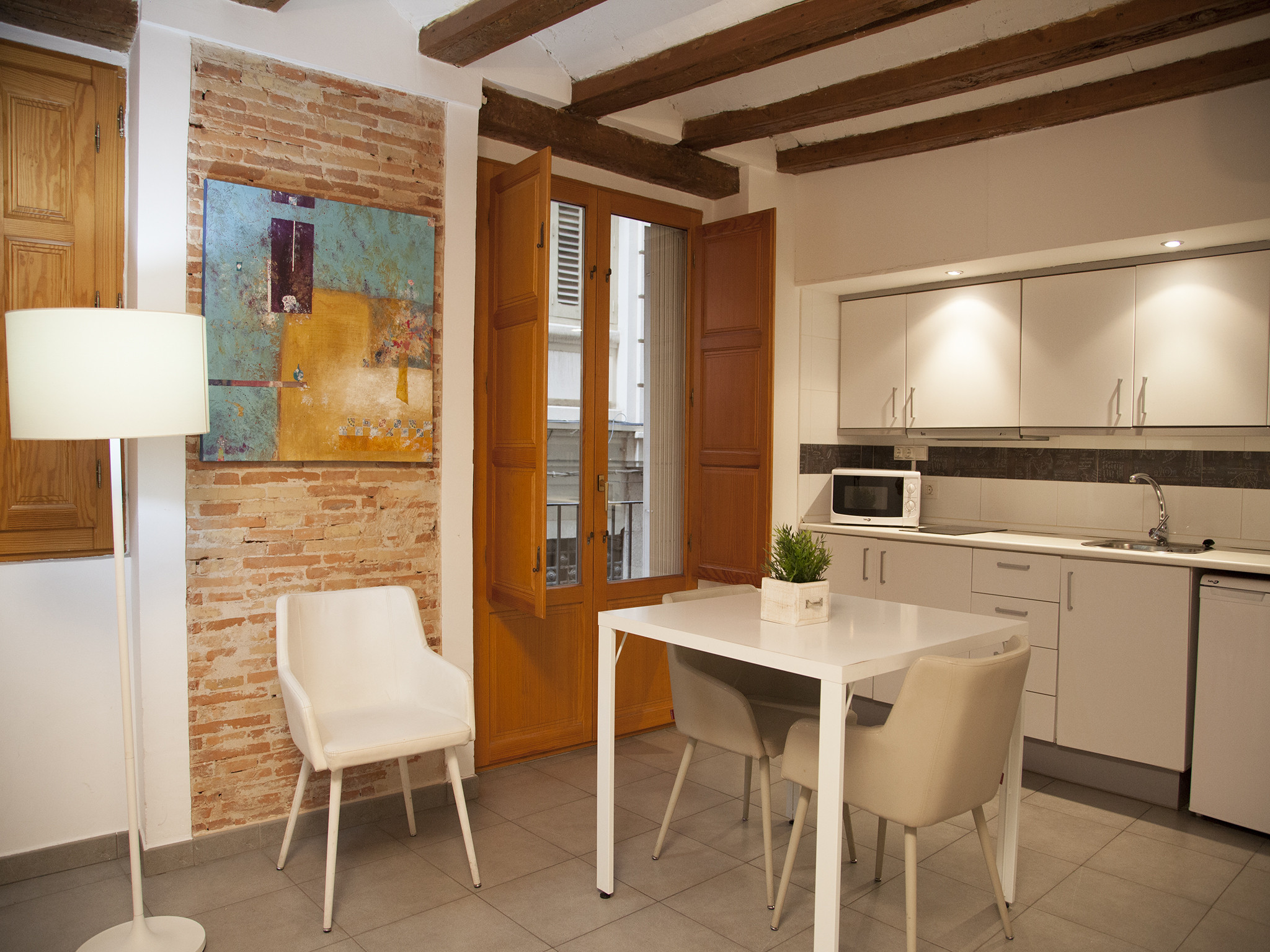 Rent Apartment in Valencia Tetuan 1 Estudio picture-6