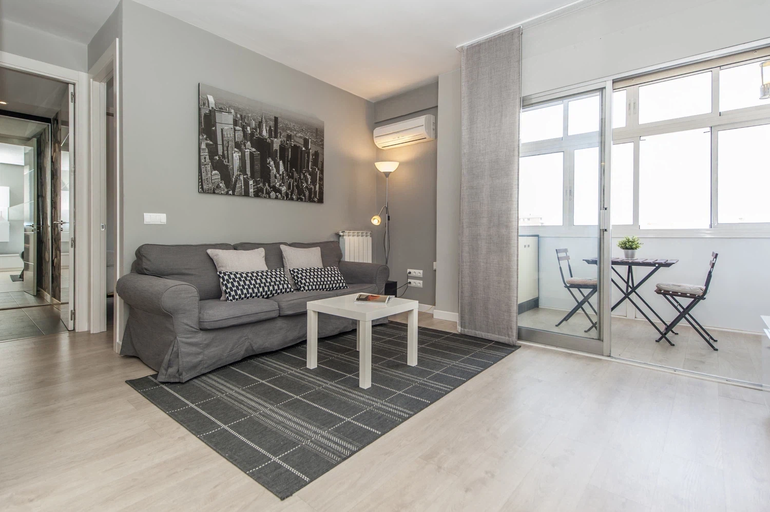 Alquilar Apartamento en Madrid Plaza de Castilla II imagen-2