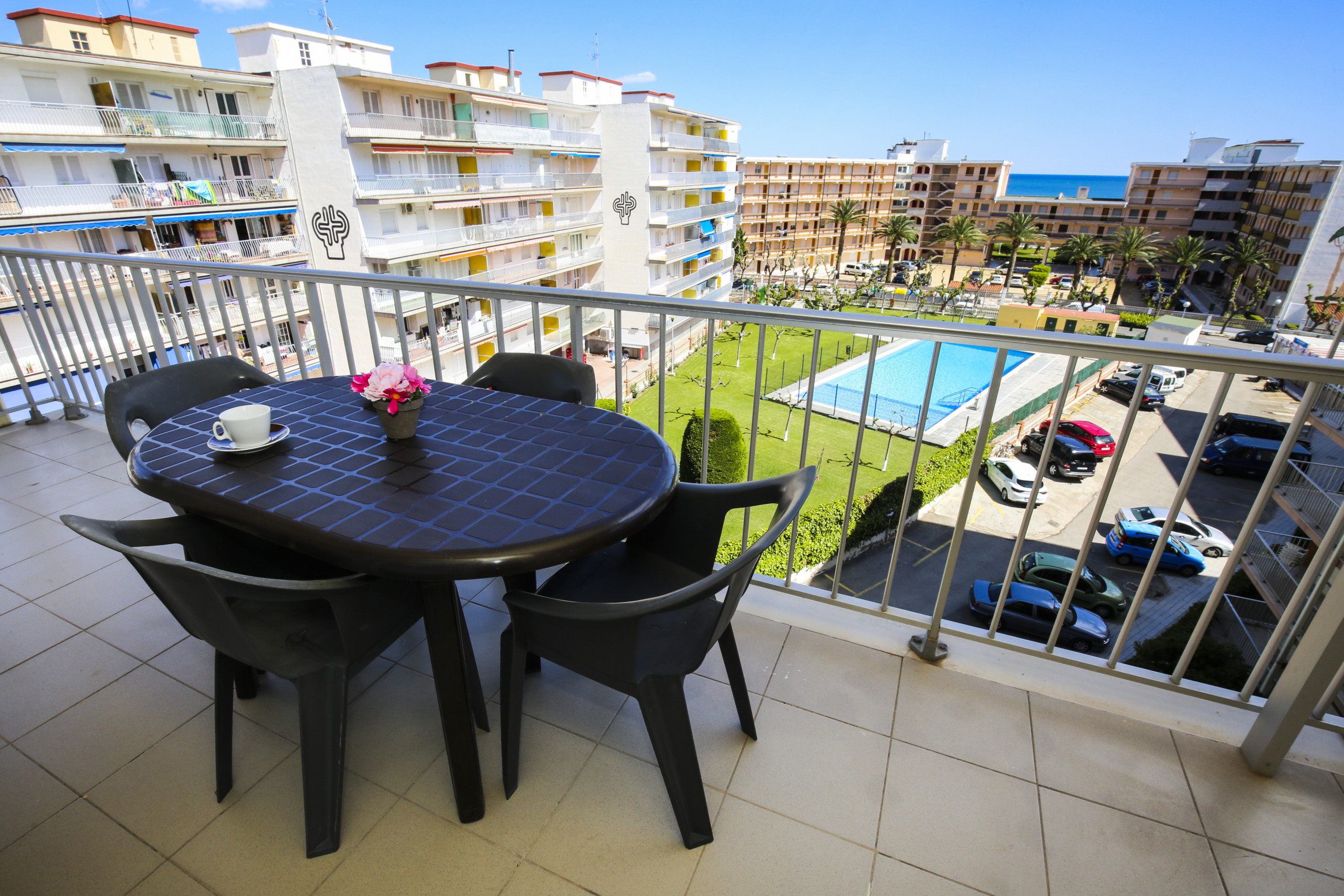 Rent Apartment in La Pineda Pineda 7 / 1027 picture-3