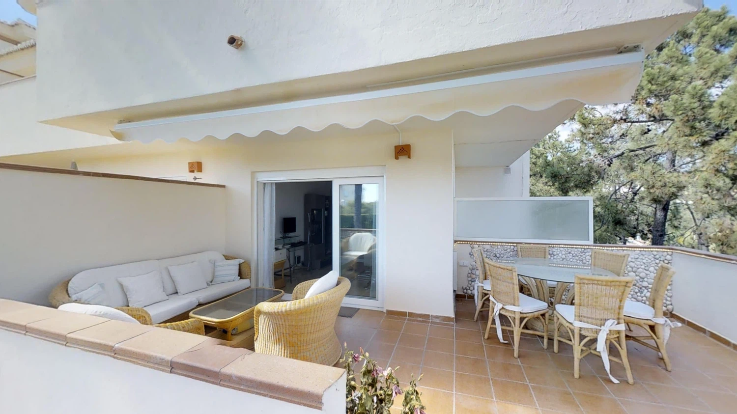 Alquilar Apartamento en Marbella Beachside Family Apartment with Direct Pool Access imagen-18