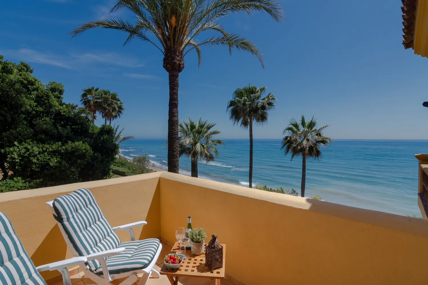 Alquilar Apartamento en Marbella 18166 - SUPERB FRONT LINE LOCATION - HEATED POOL imagen-2