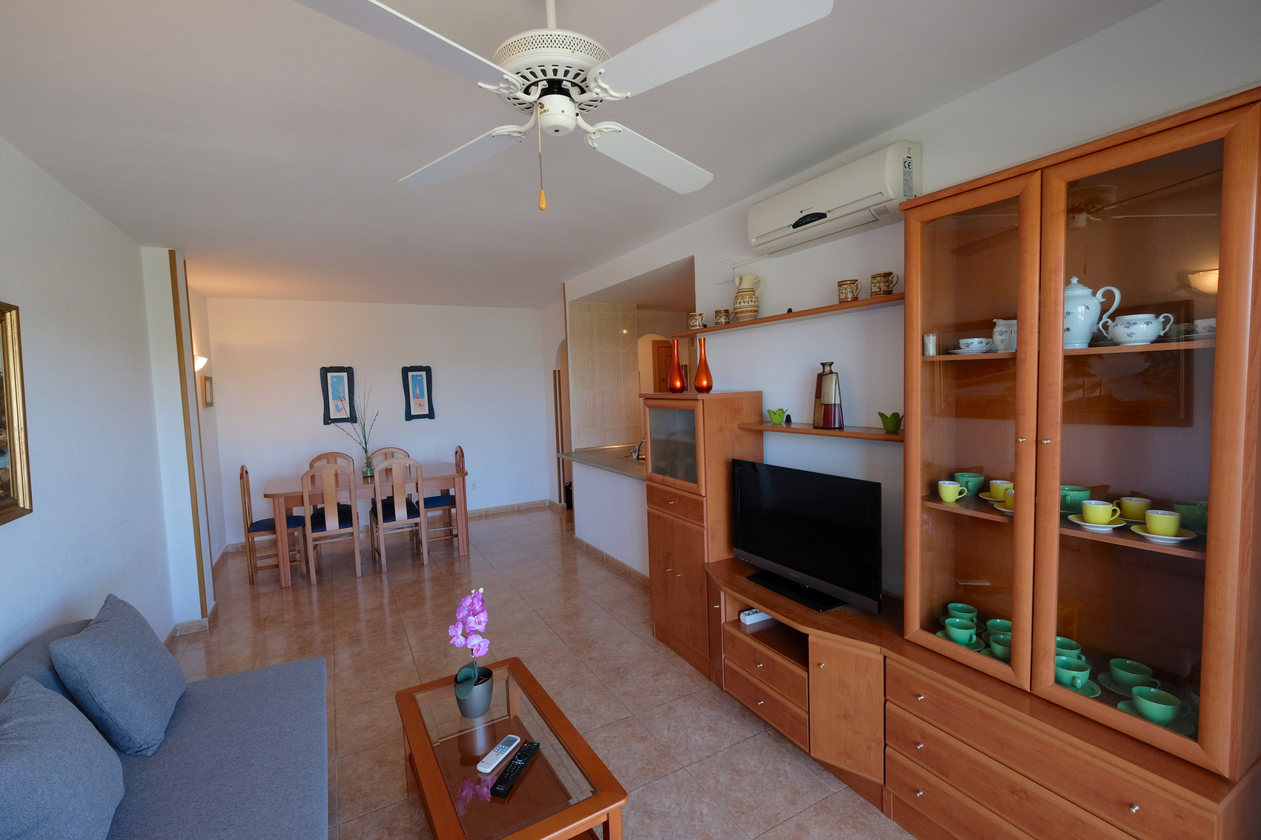 Rent Apartment in La Pineda RISCOS 2 / 1042 picture-2