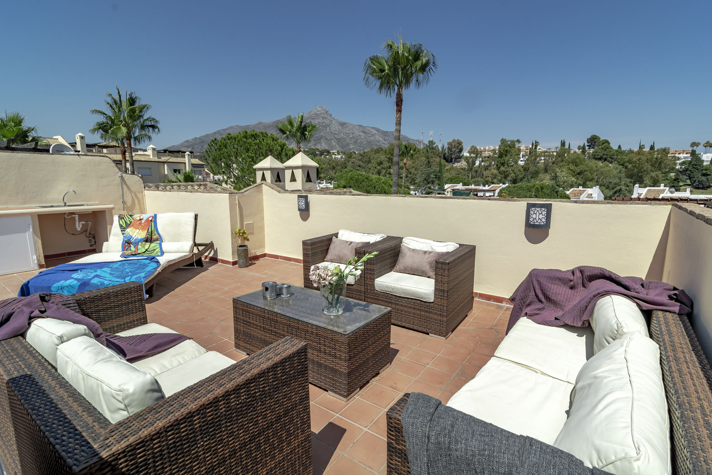 Rent Apartment in Nueva Andalucia LBP - 3 Bedroom Penthouse in Nueva Andalucia picture-5