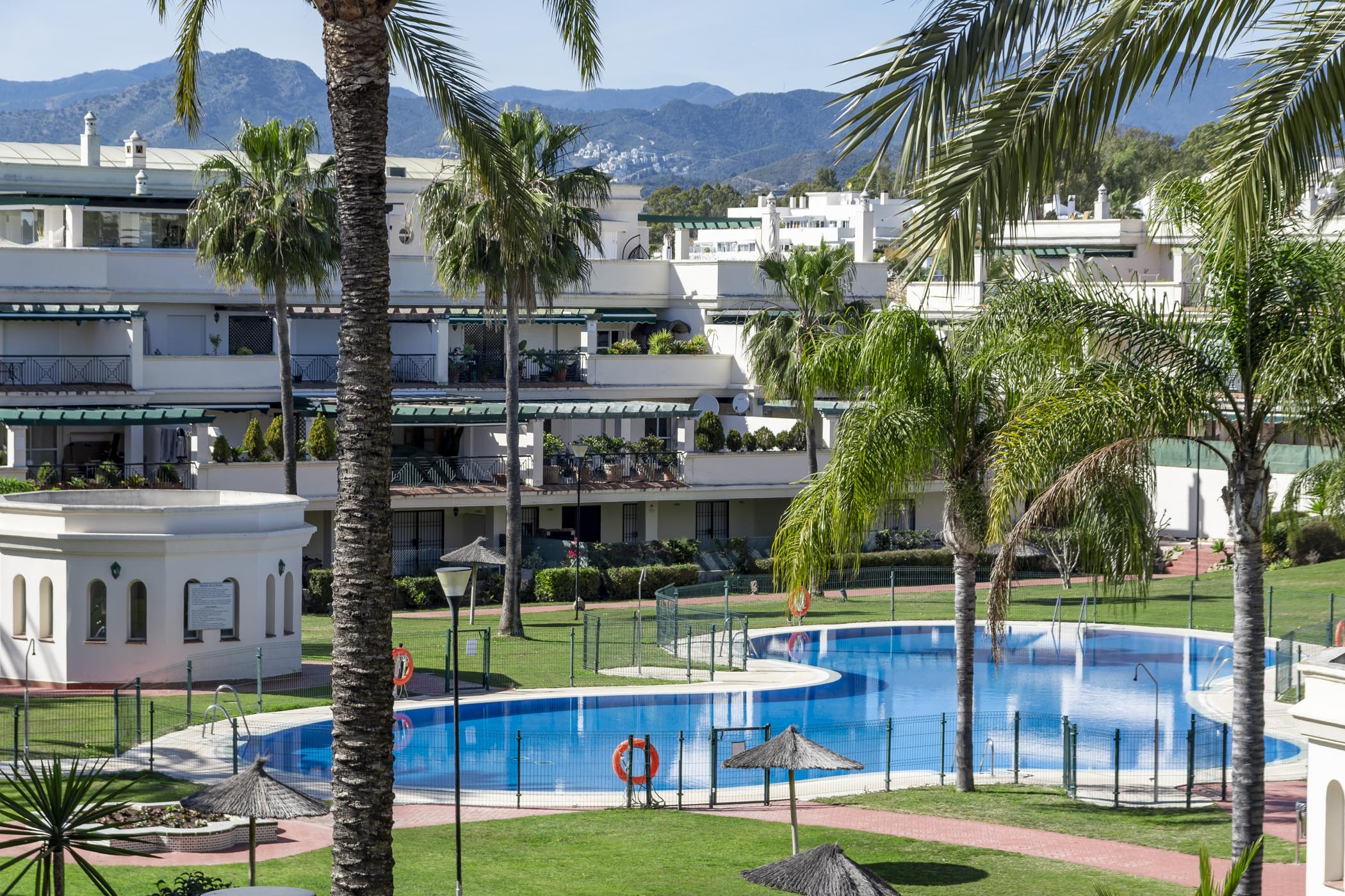 Alquilar Apartamento en Nueva Andalucia LCR4- Large 3 bed apt close to beach, port imagen-6