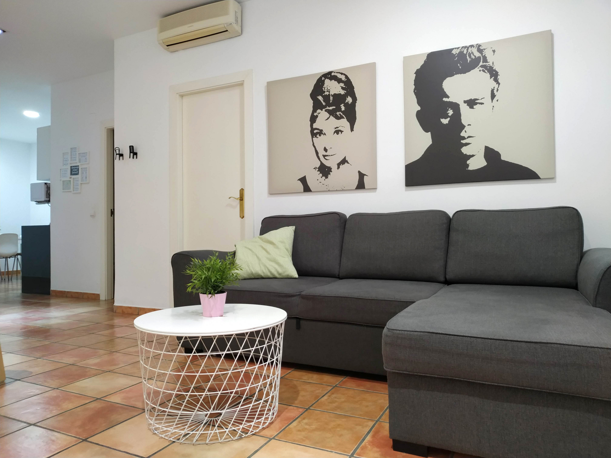 Rent Apartment in Valencia Nave 1 picture-0