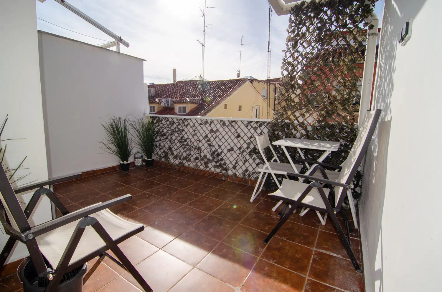 Alquilar Apartamento en Madrid M (VAL37) Apartamento con patio privado imagen-0