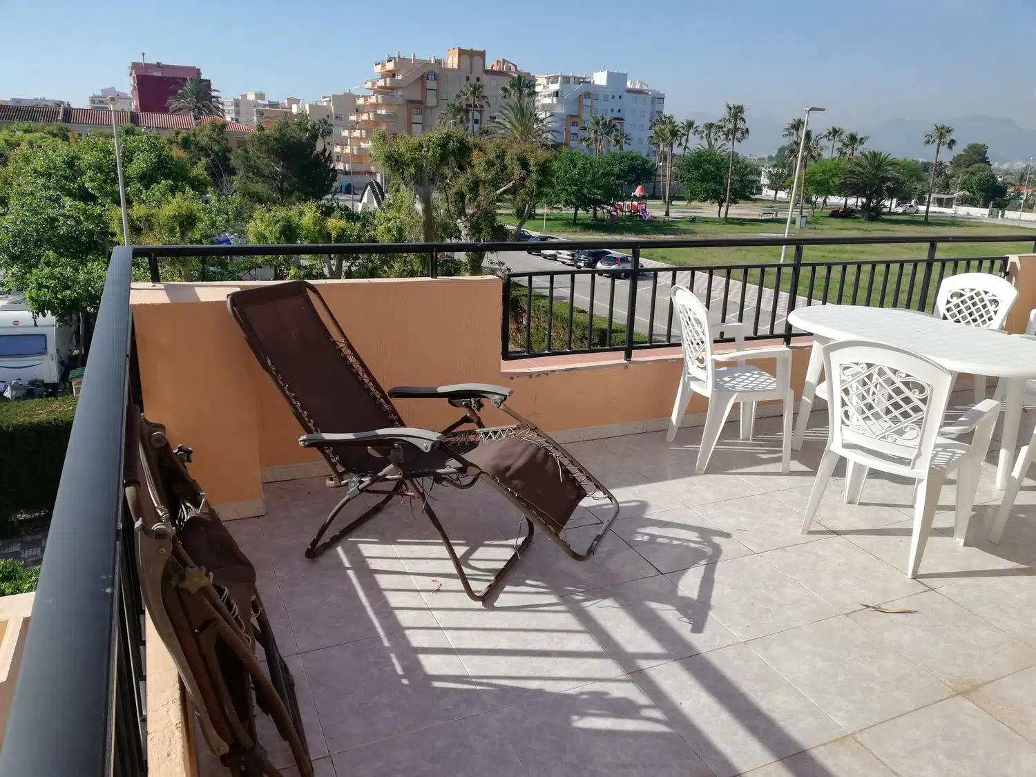 Alquilar Apartamento en 4.Oasis Bl.III Esc.A 2º pta.2 ático imagen-11