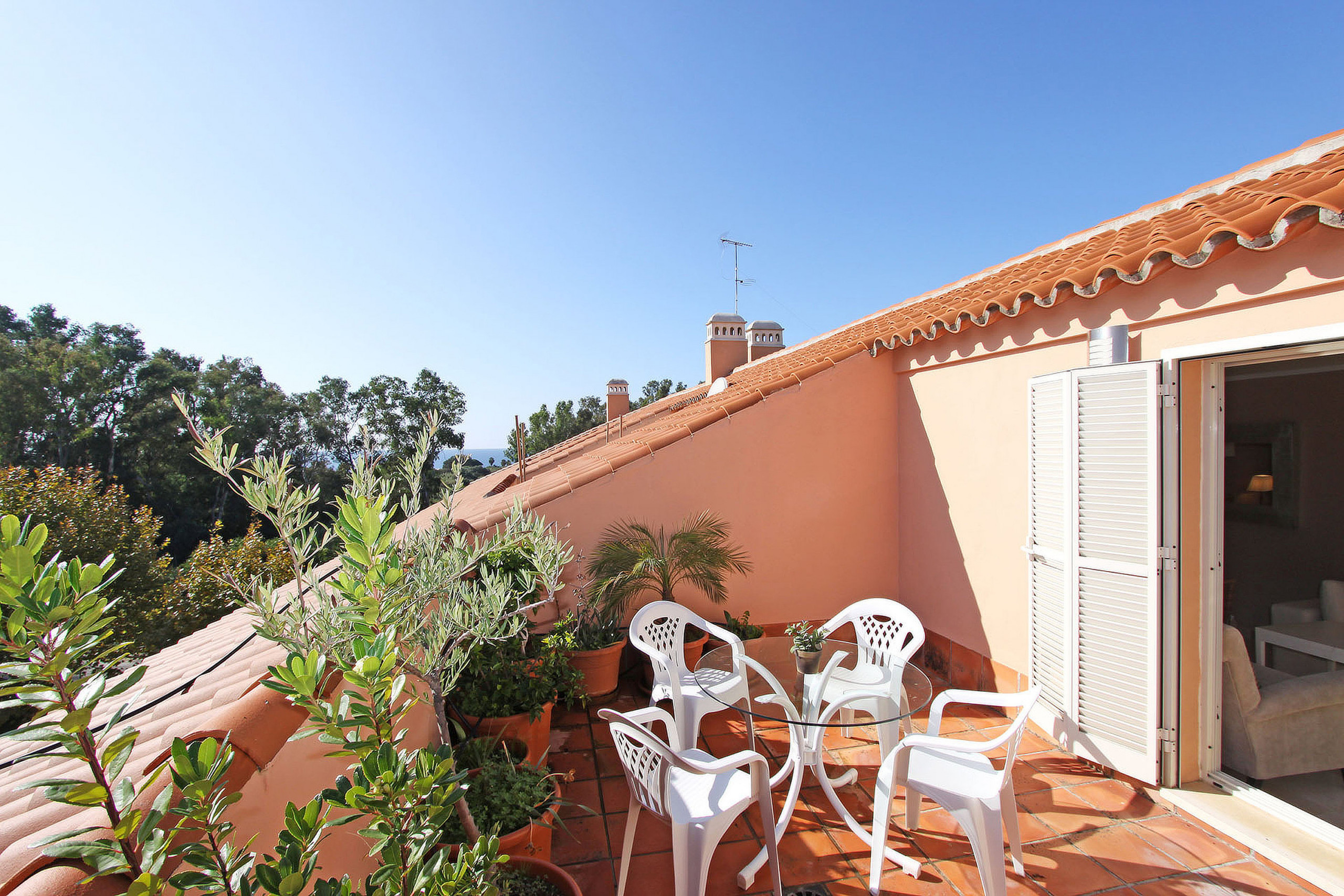 Rent Apartment in Marbella 1039 - CARIB PLAYA DUPLEX PENTHOUSE picture-3