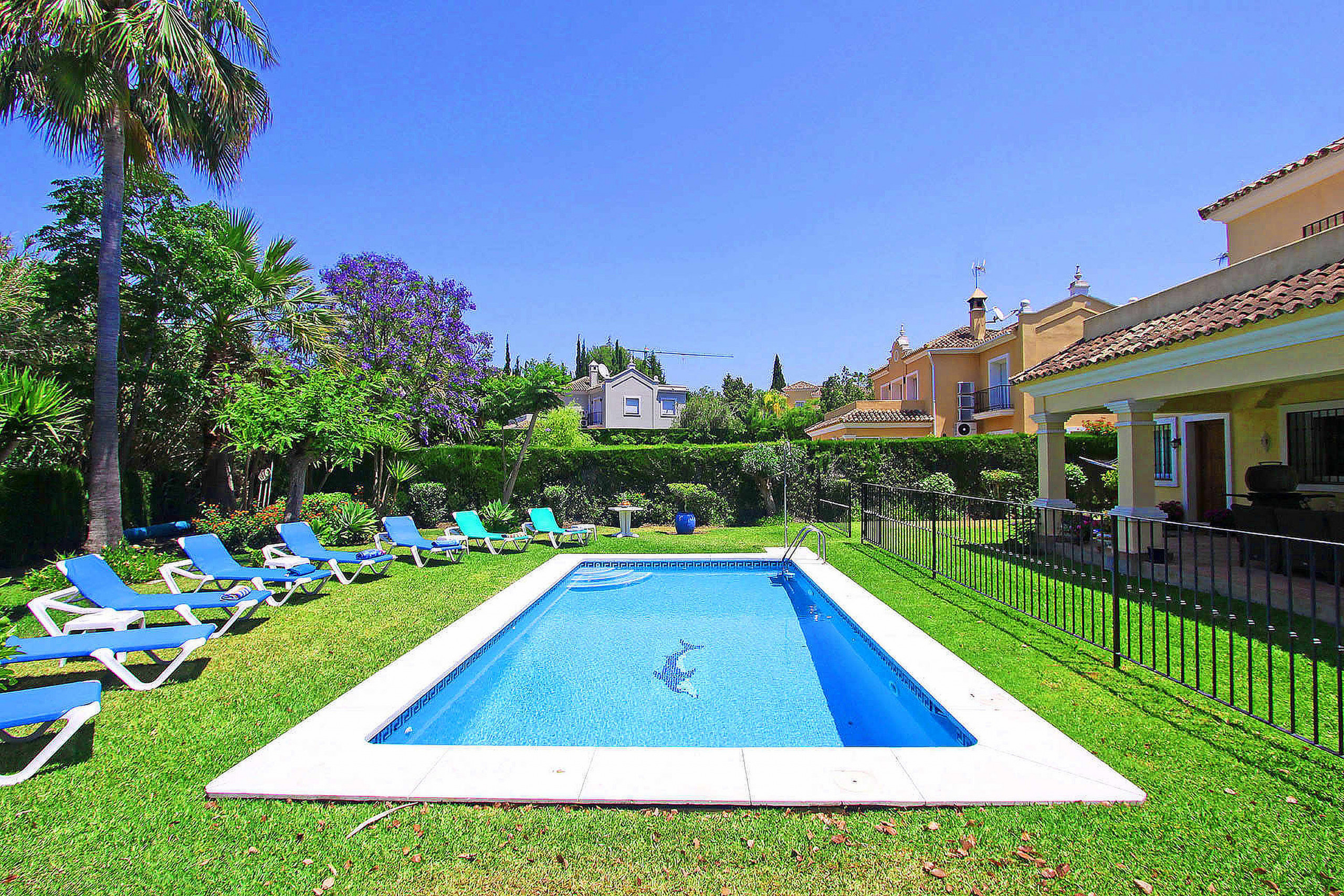 Rent Villa in Estepona 1106- Bel Air Family Villa picture-28