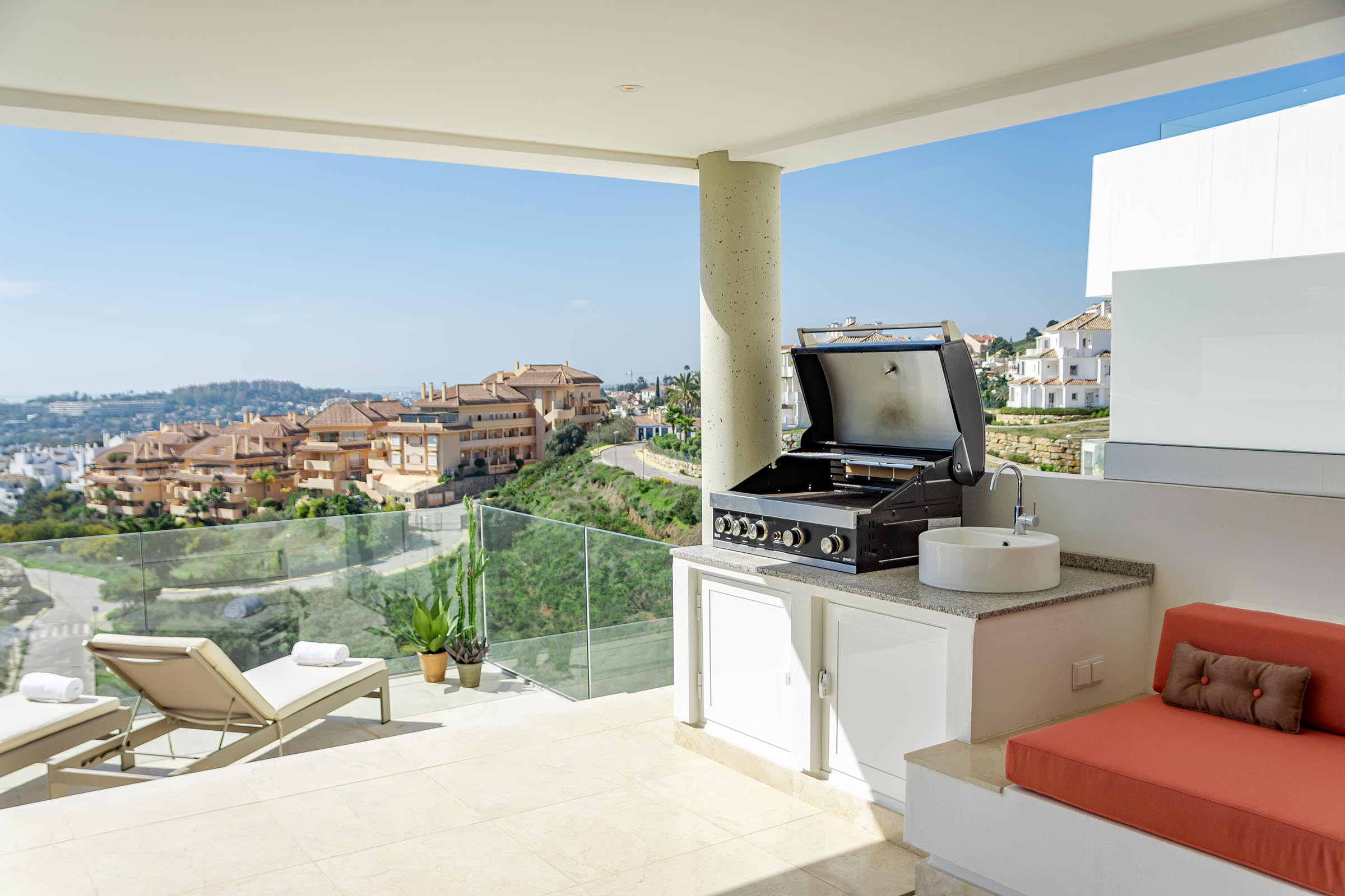 Rent Apartment in Nueva Andalucia LMR- Luxury apartment, private pool. Families only picture-12