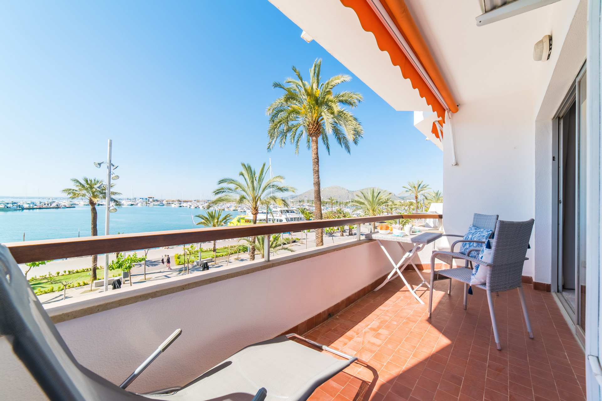 Rent Apartment in Puerto de Alcudia Maritimo picture-1