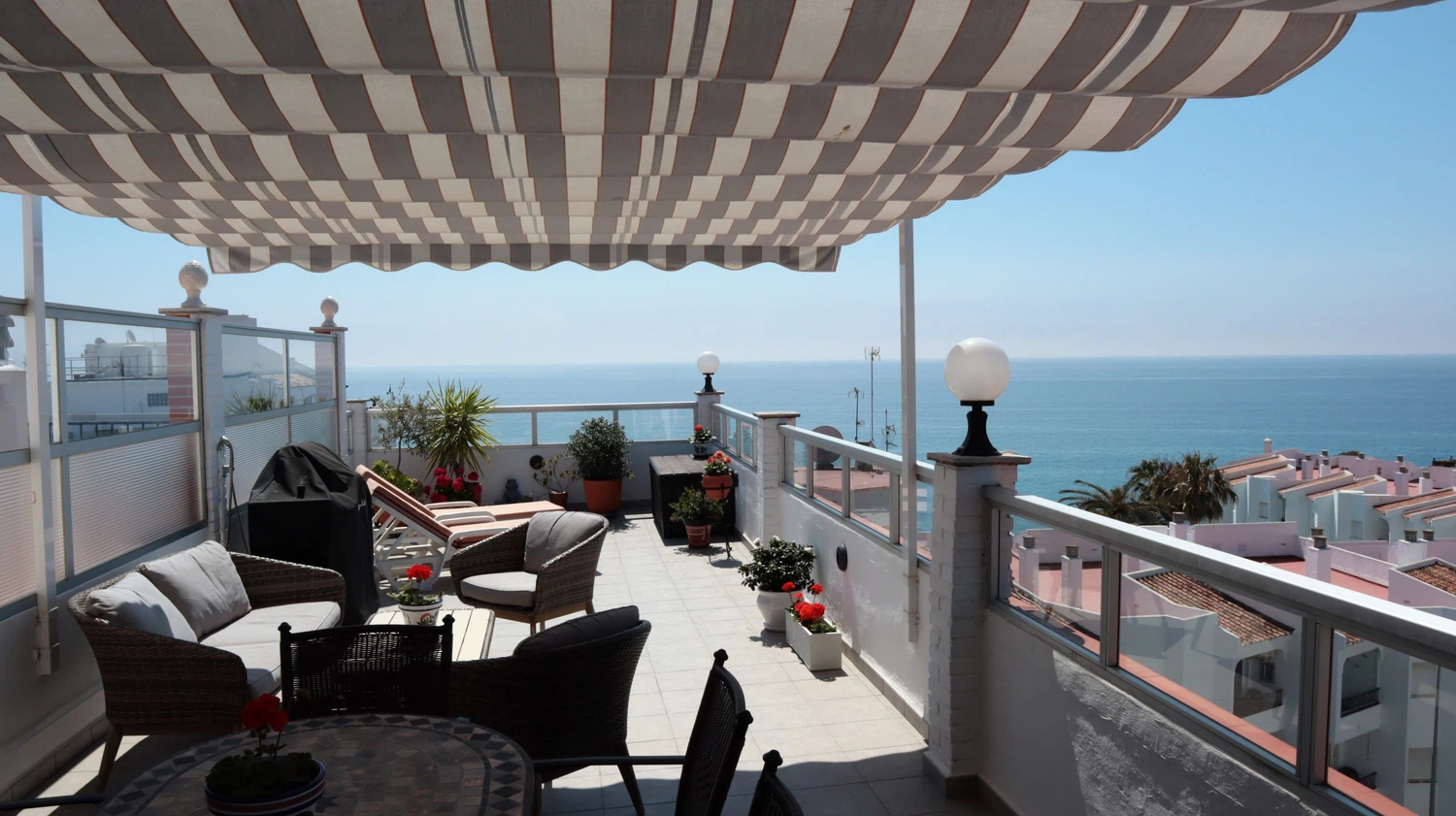 Alquilar Apartamento en Nerja Penthouse Seaview Centro Casasol imagen-1