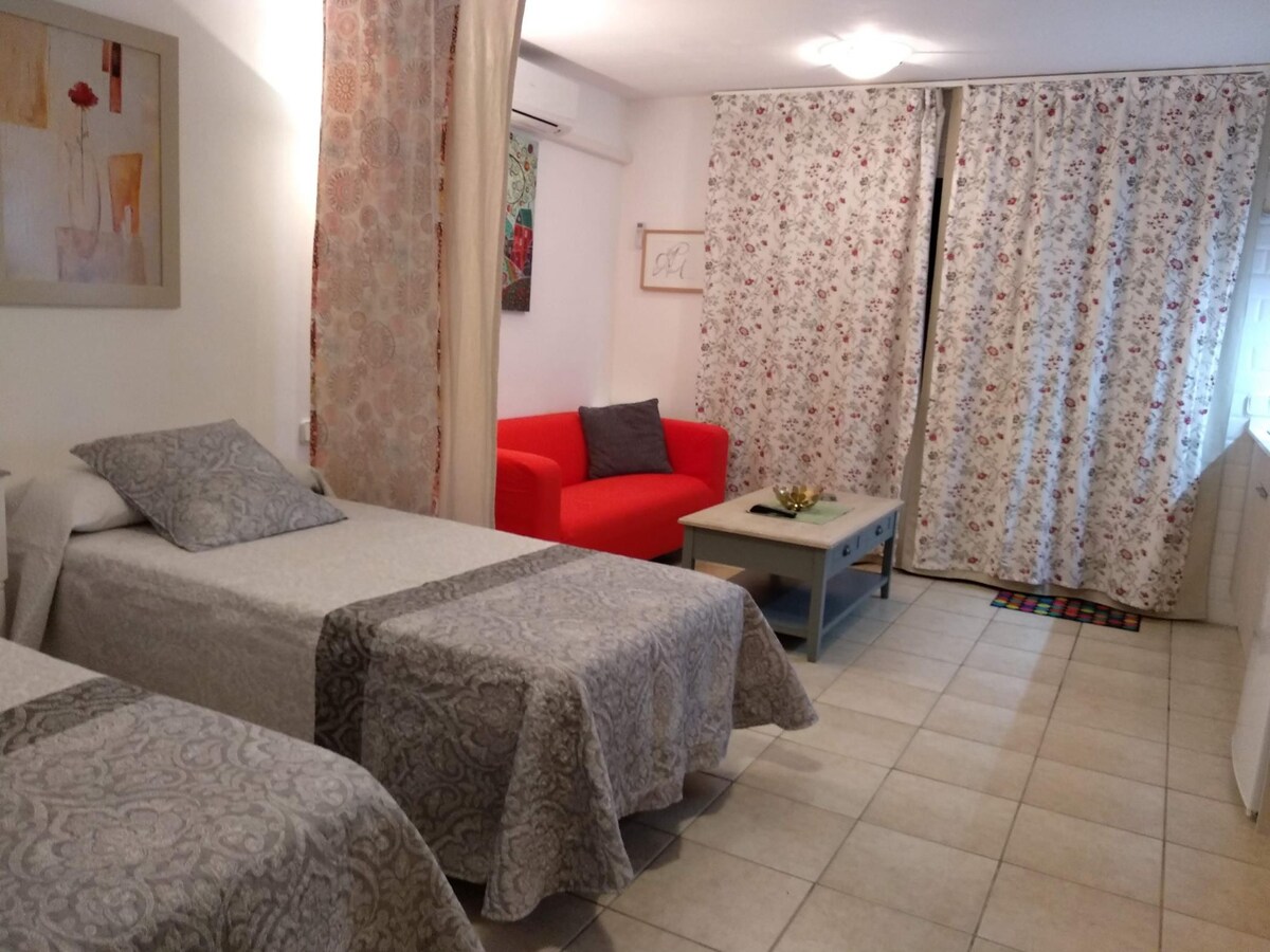 Alquilar Apartamento en Puerto del Carmen Casa Zoe · ZOE; two beds, TV, WIFI, equipped kitch imagen-6