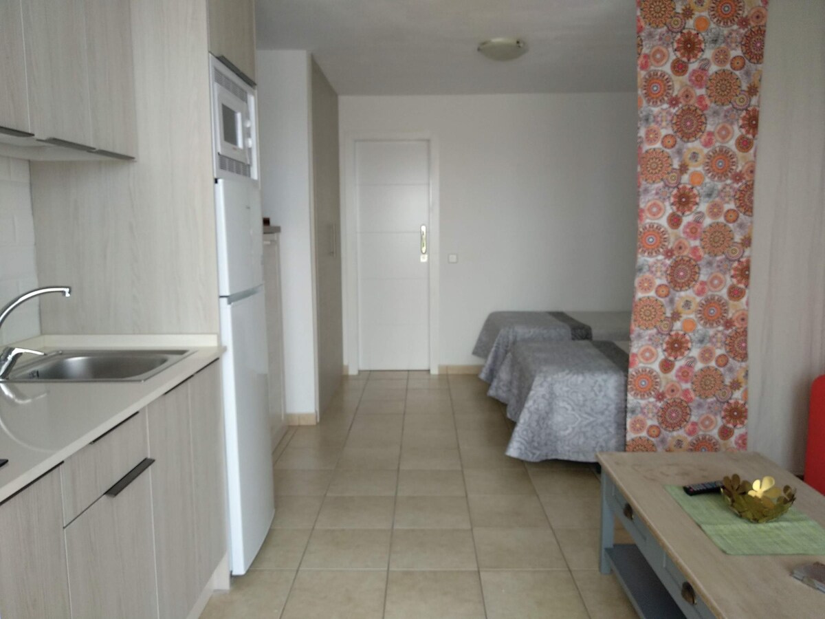 Alquilar Apartamento en Puerto del Carmen Casa Zoe · ZOE; two beds, TV, WIFI, equipped kitch imagen-14