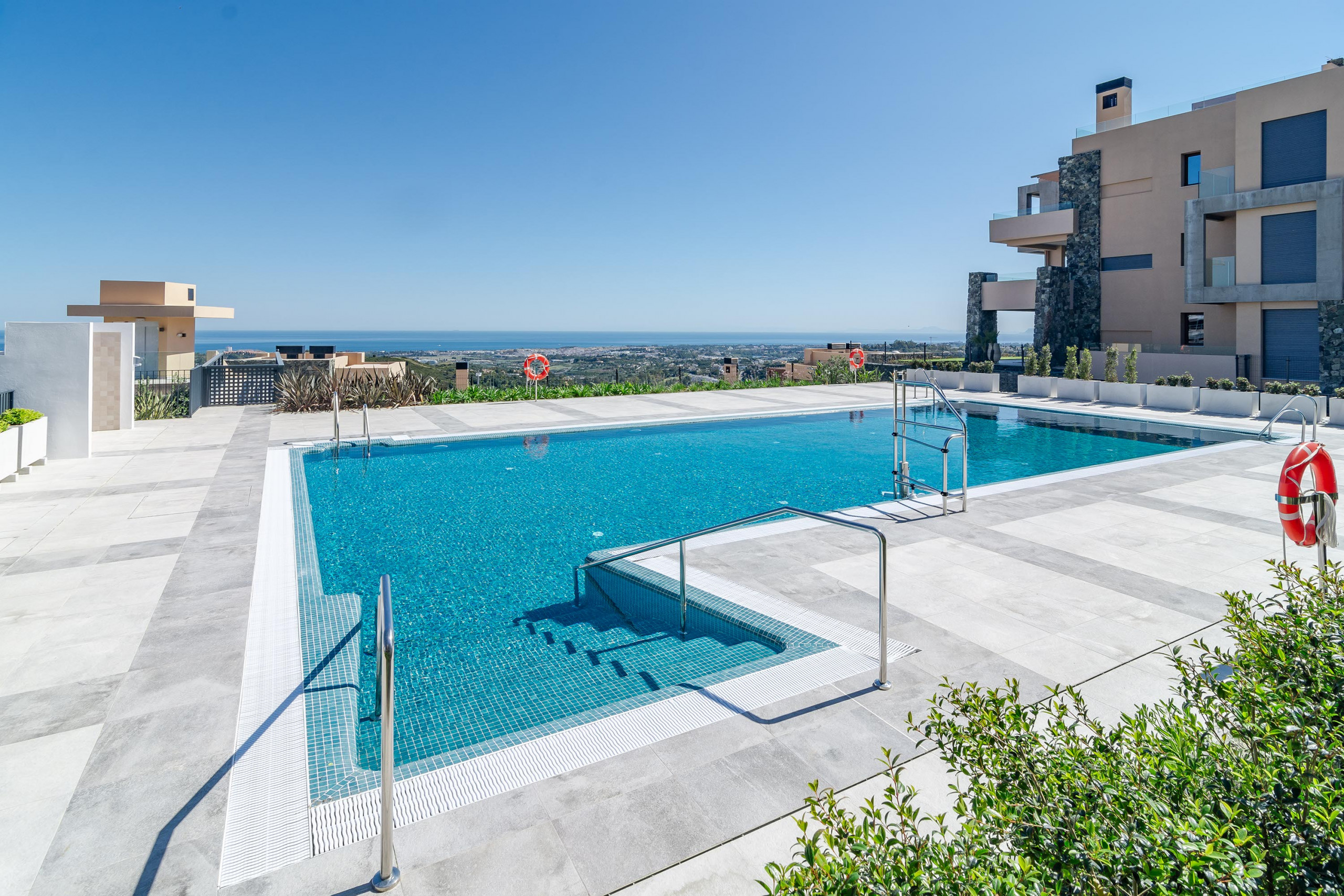 Rent Apartment in Benahavis LO- LUXURY 3 bedroom apartment , stunning views picture-2