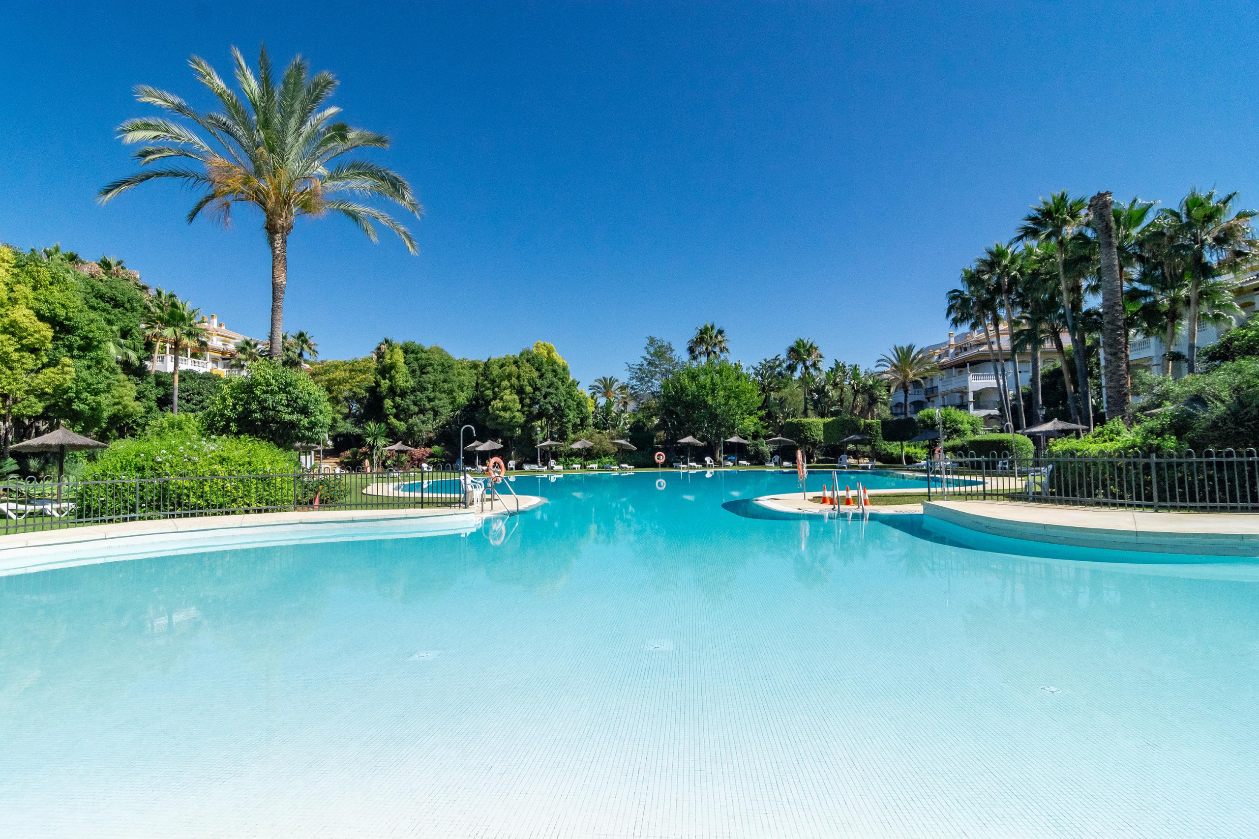 Ferienwohnung in Nueva Andalucia buchen DN11-2 bedroom apartment close to Puerto Banus Bild-1