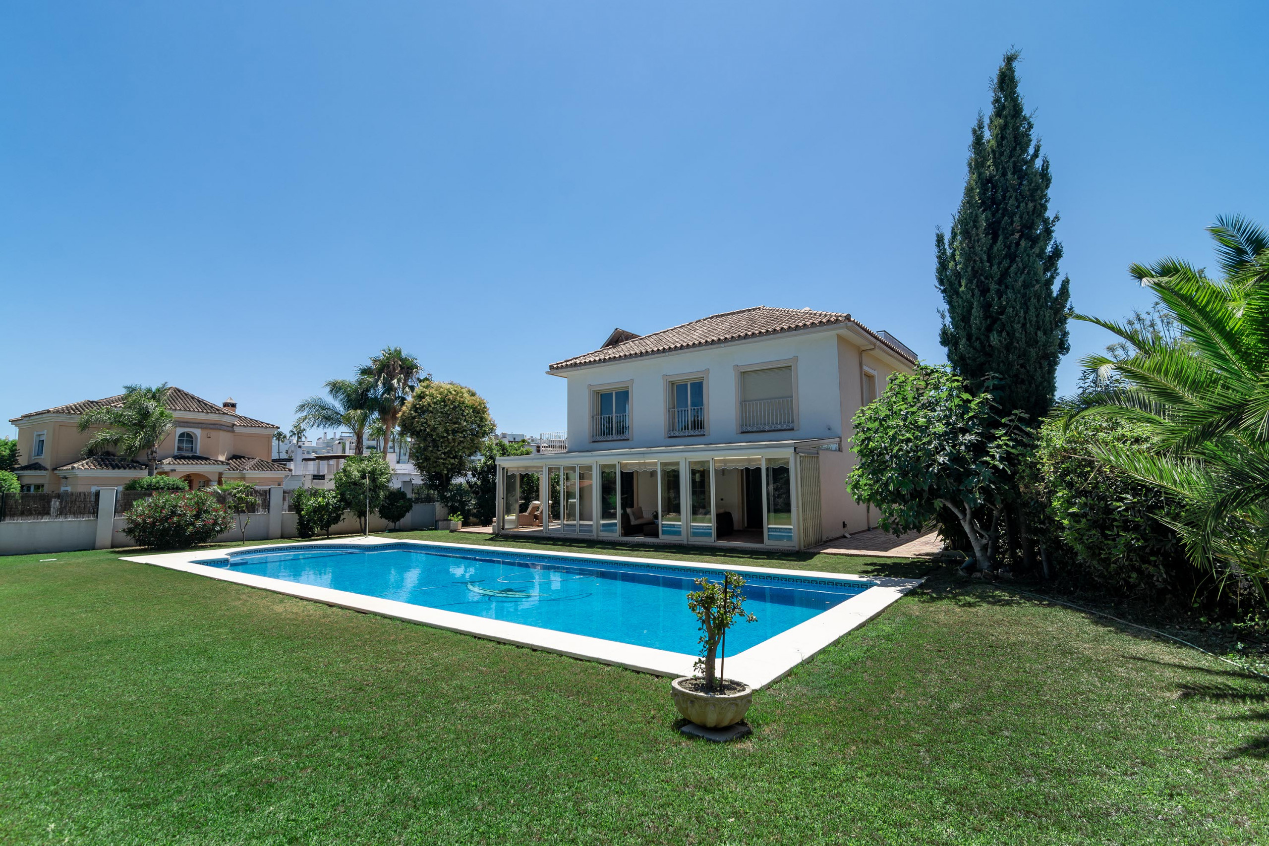 Location Villa à San Pedro de Alcántara CLN- Spacious 6 bedroom villa 100 m to beach photo-2