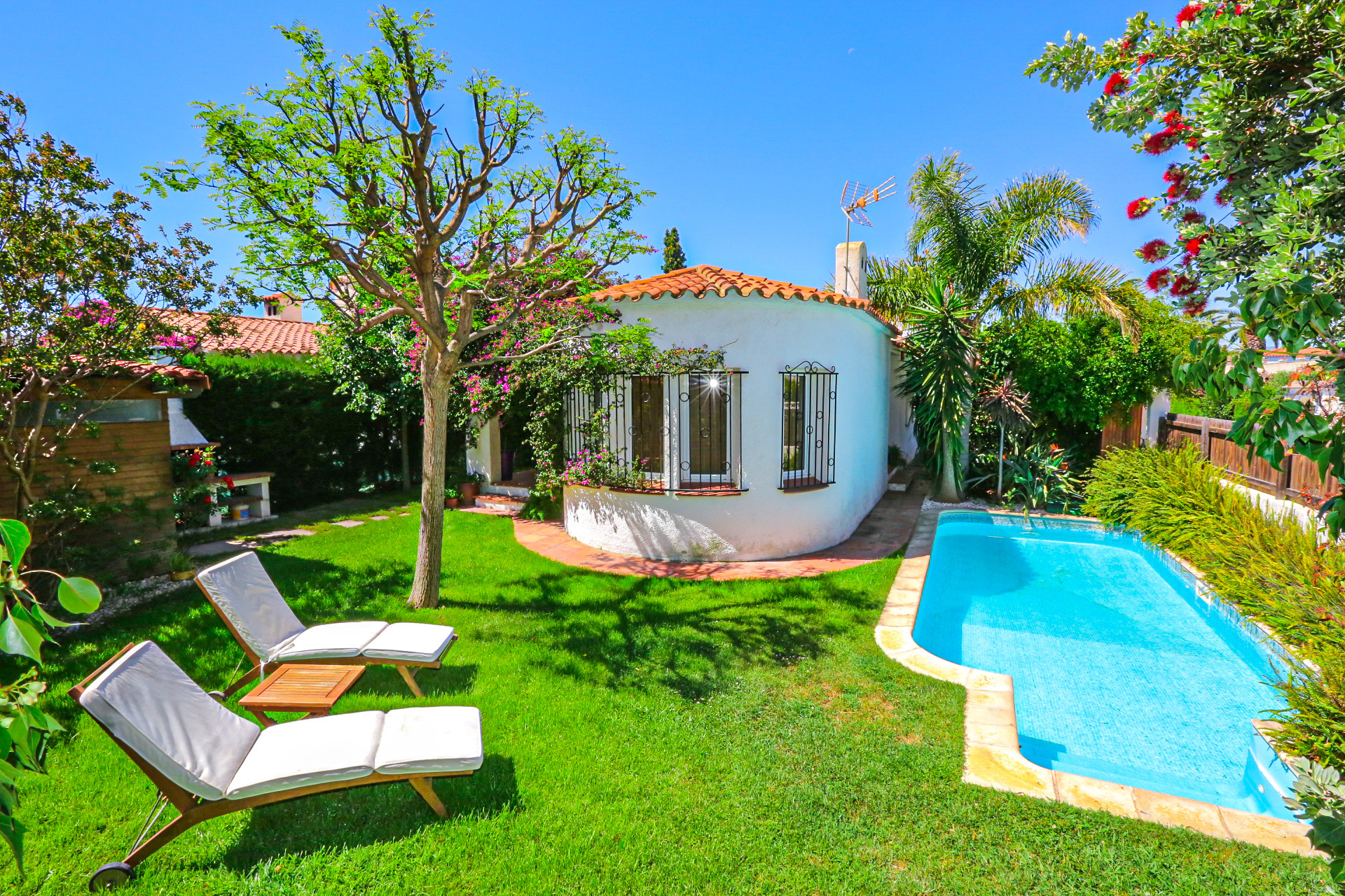 Rent Villa in Cambrils VILLA FALGUERA picture-0