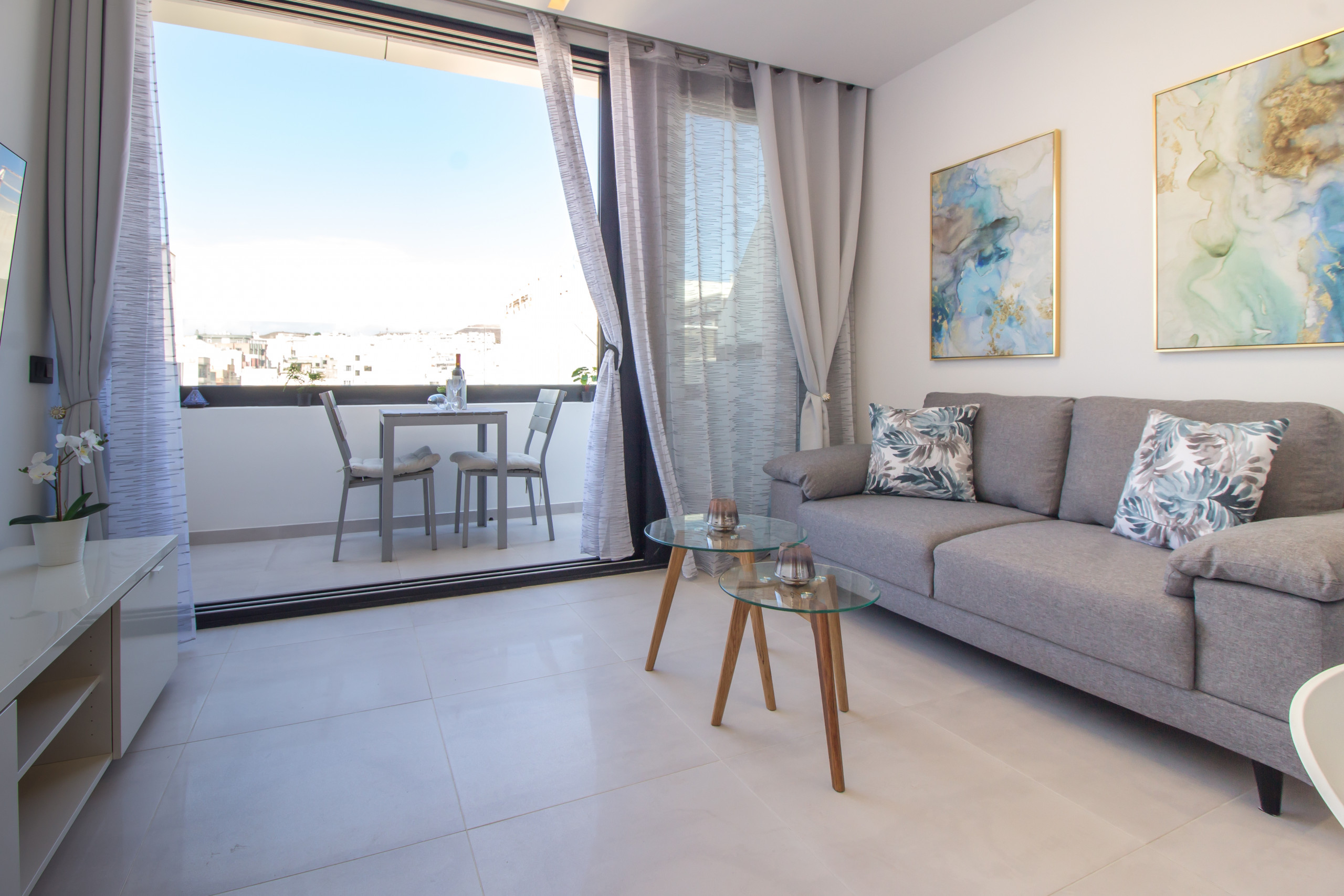 Rent Apartment in Las Palmas de Gran Canaria Mainstream home with balcony By  Canariasgetaway picture-0