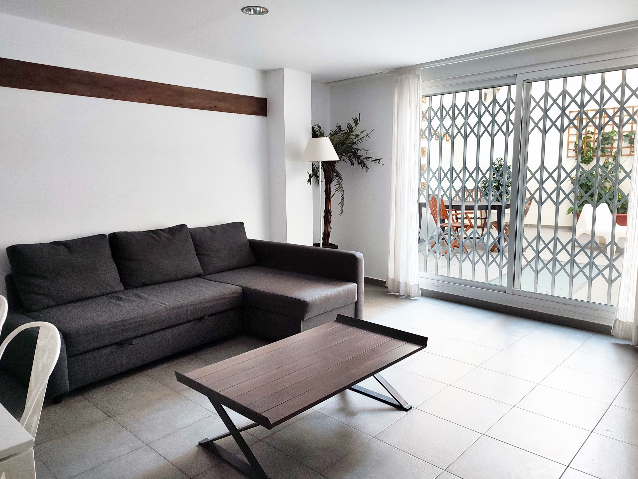 Rent Apartment in Valencia Tetuan 2 terraza picture-1