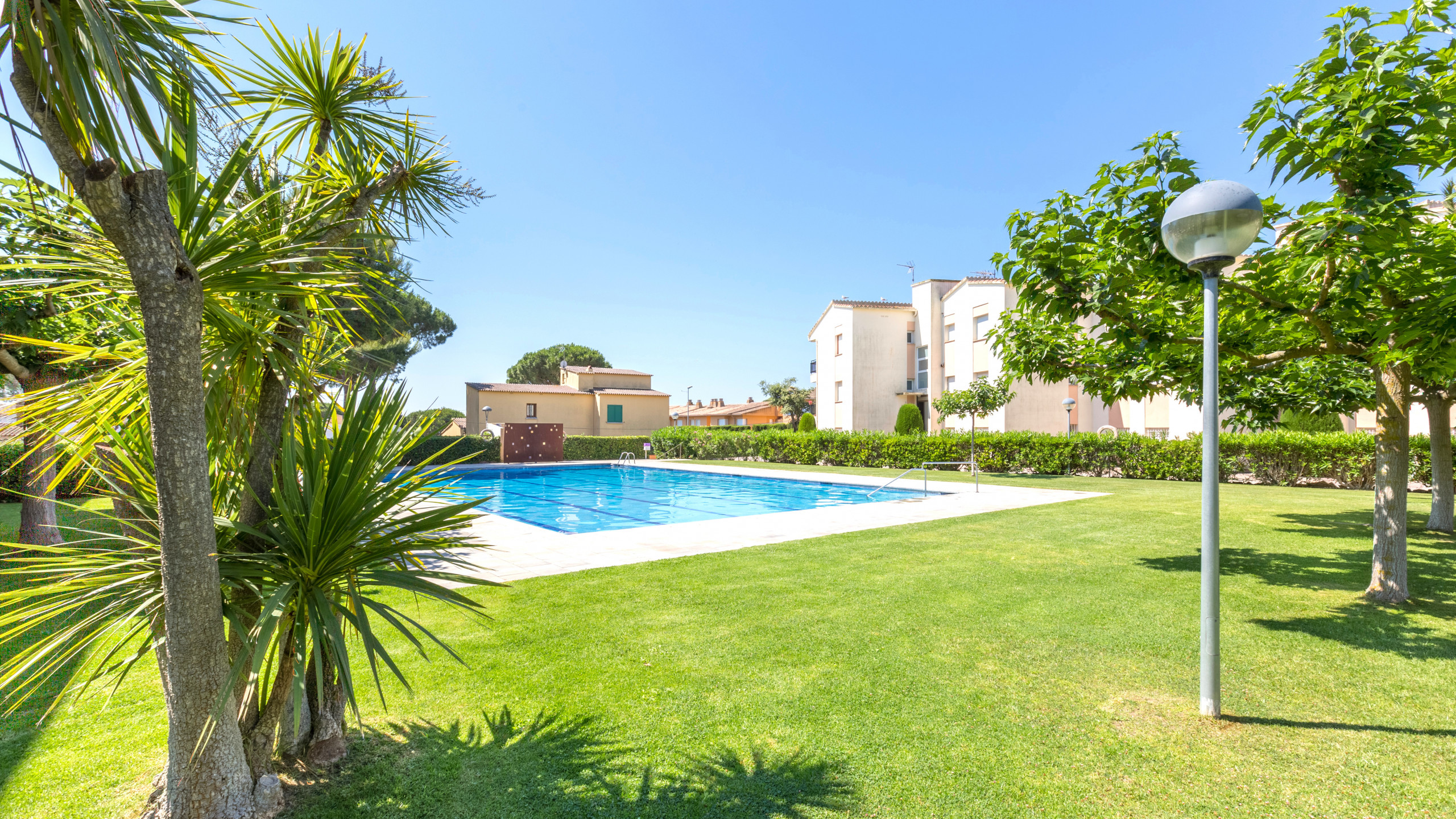 Rent Apartment in Calella de Palafrugell Costa Brava E-6 picture-2