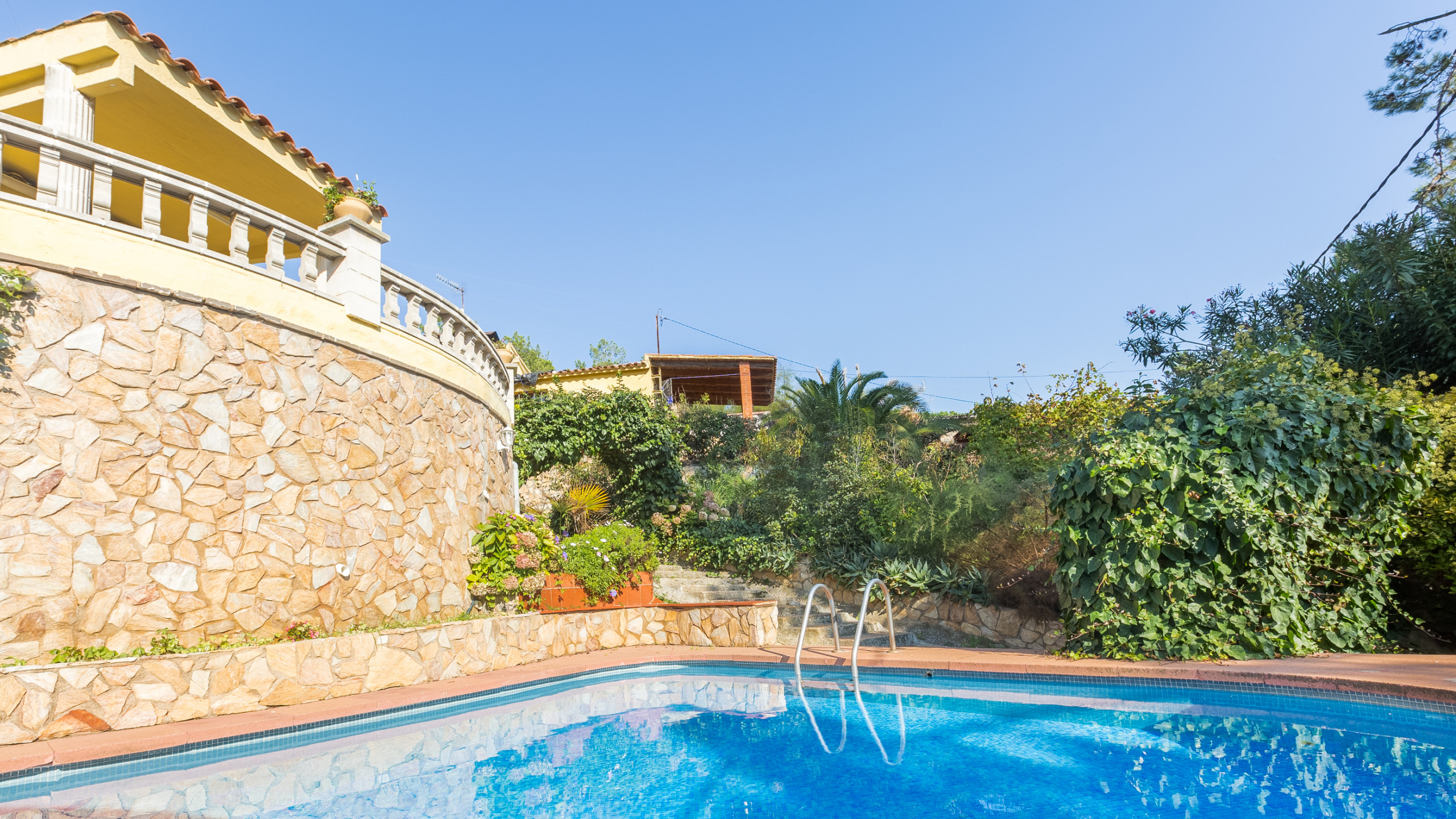 Rent Villa in Lloret de Mar Tordera 22 picture-1