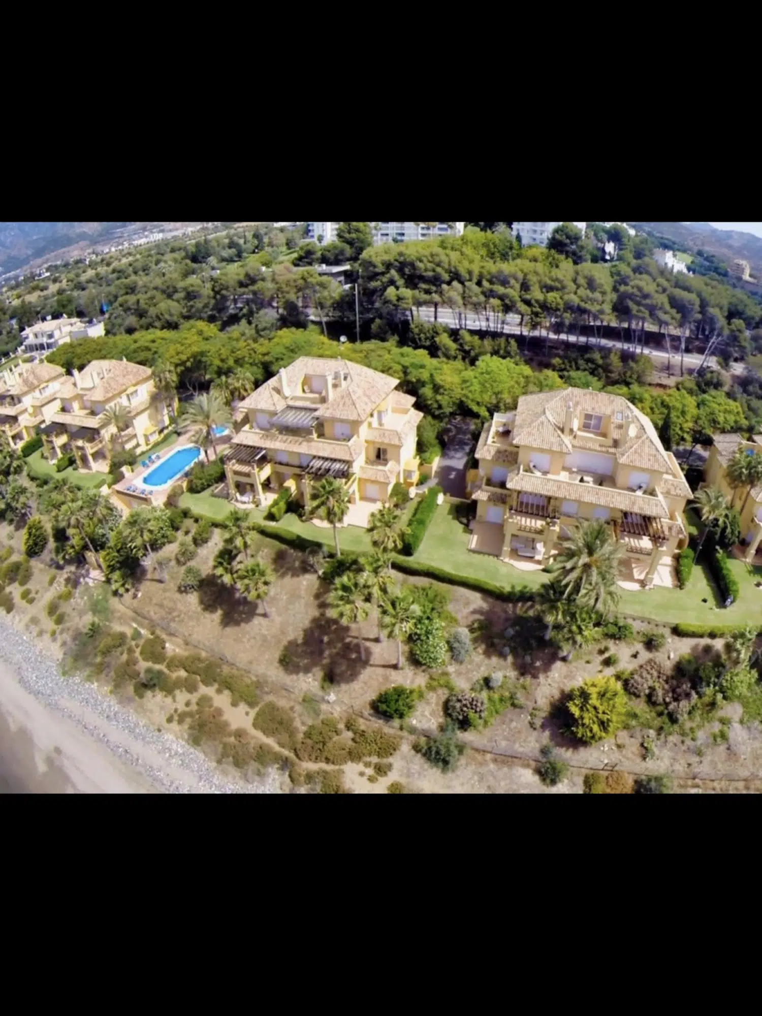 Alquilar Apartamento en Marbella 18166 - SUPERB FRONT LINE LOCATION - HEATED POOL imagen-0