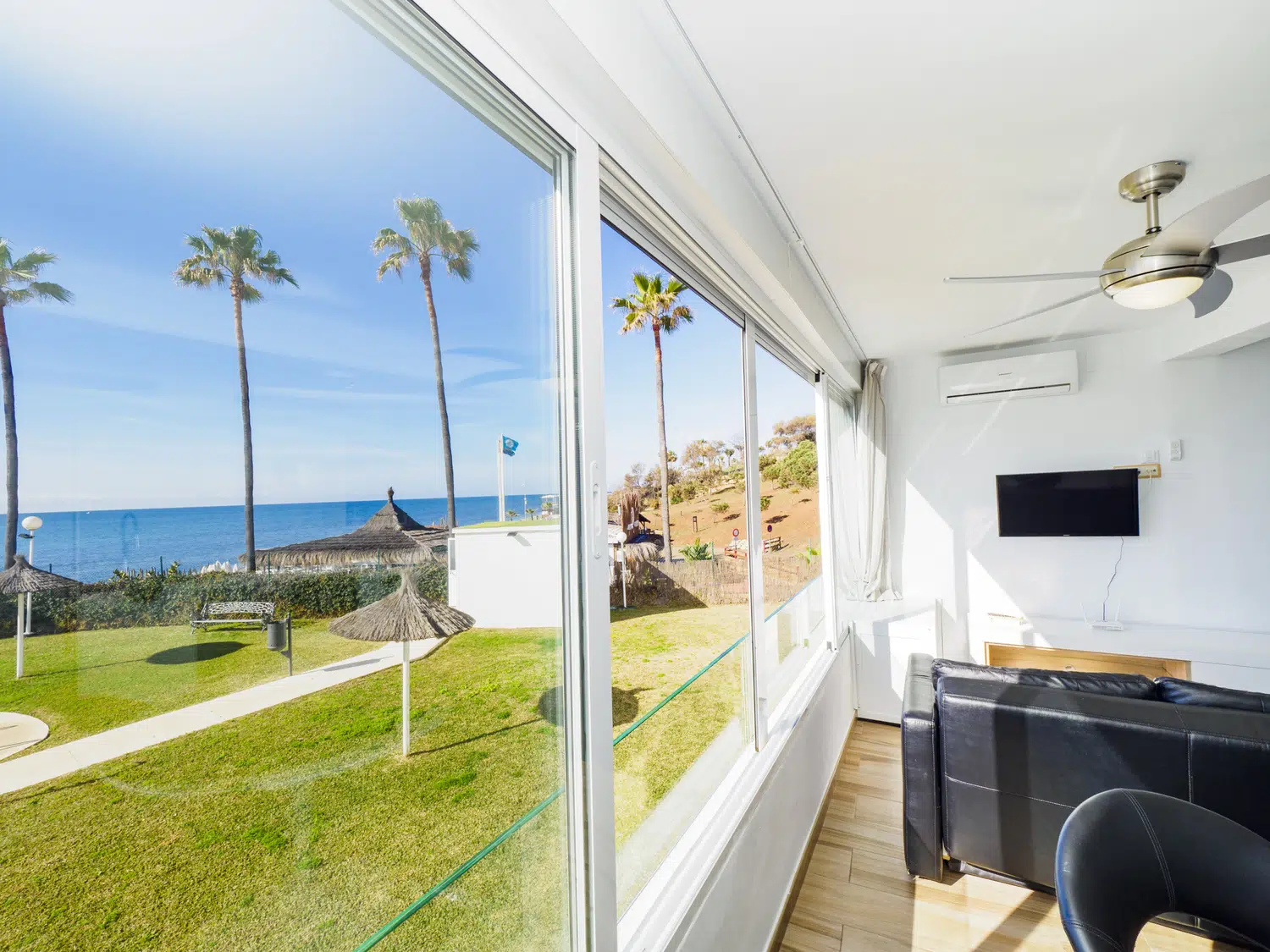 Alquilar Apartamento en Mijas Costa Cubo's Apartamento Marbella Mar imagen-1