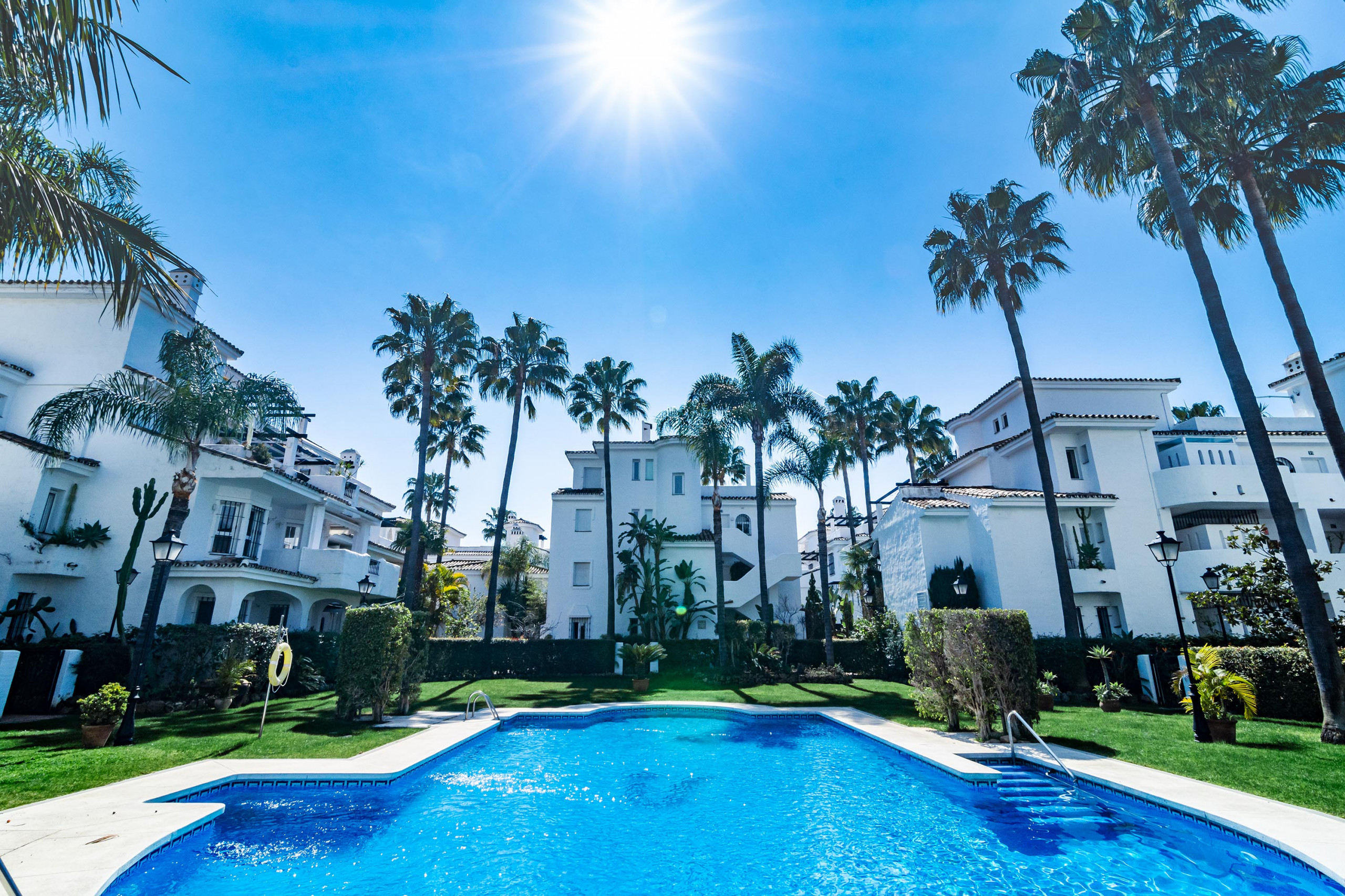 Rent Town house in Nueva Andalucia LNM39-Luxury flat close to Puerto Banus picture-0