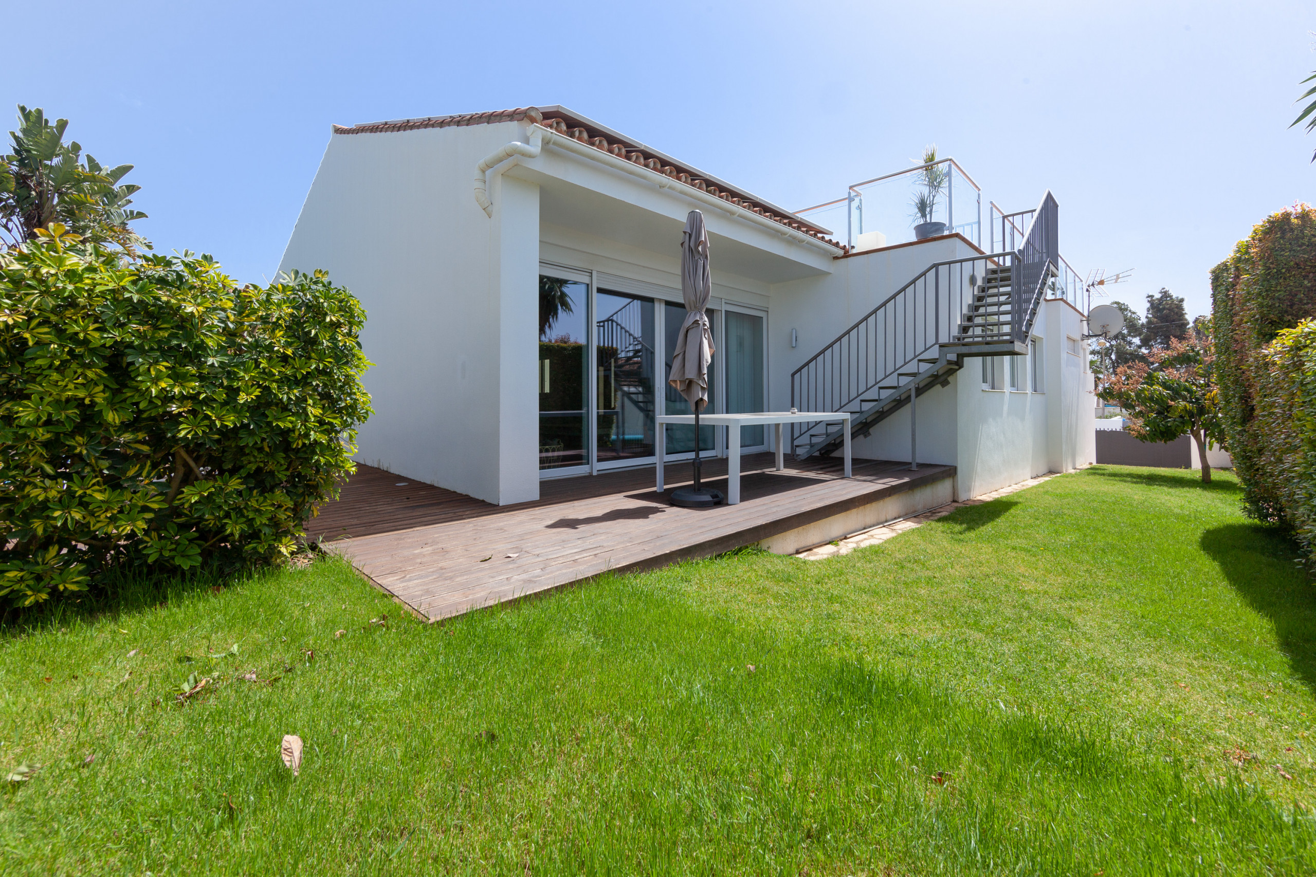 Alquilar Villa en Marbella Villa Madrugada, beachside villa in Costabella imagen-15