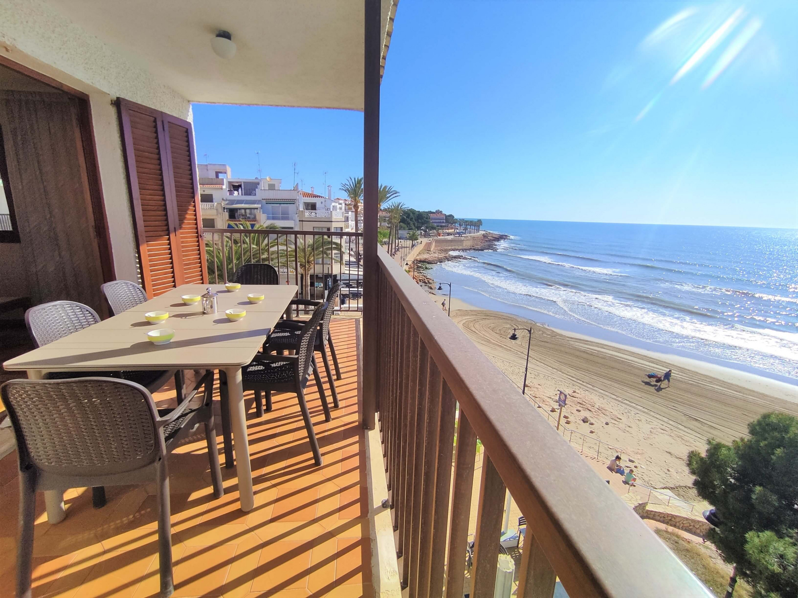 Ferienwohnung in  buchen APARTAMENTO EN PRIMERA LÍNEA Playa Cargador Bild-3