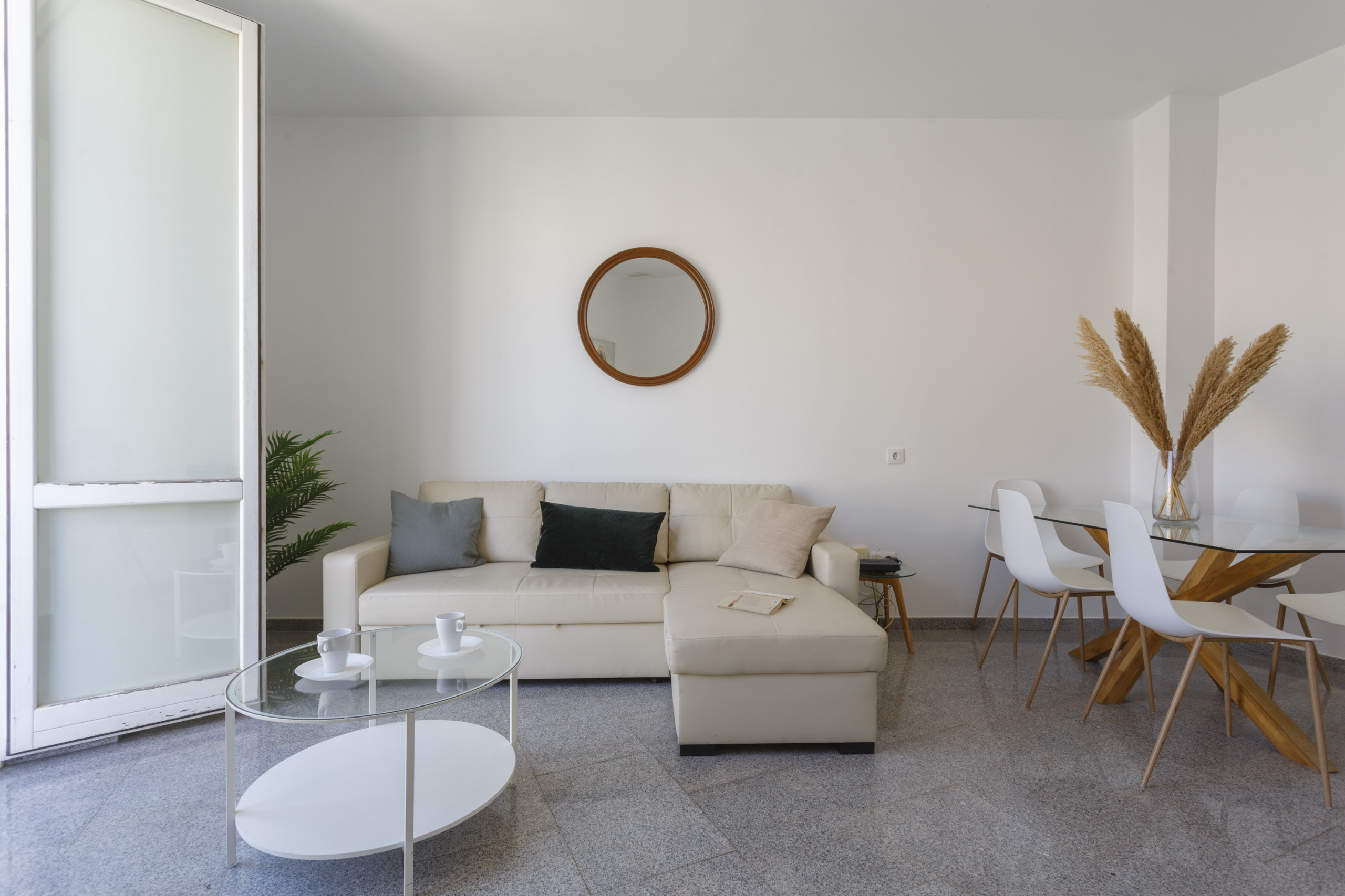 Rent Apartment in Cádiz ETERNO Capitan Veneno Apartment by Cadiz4Rentals picture-17