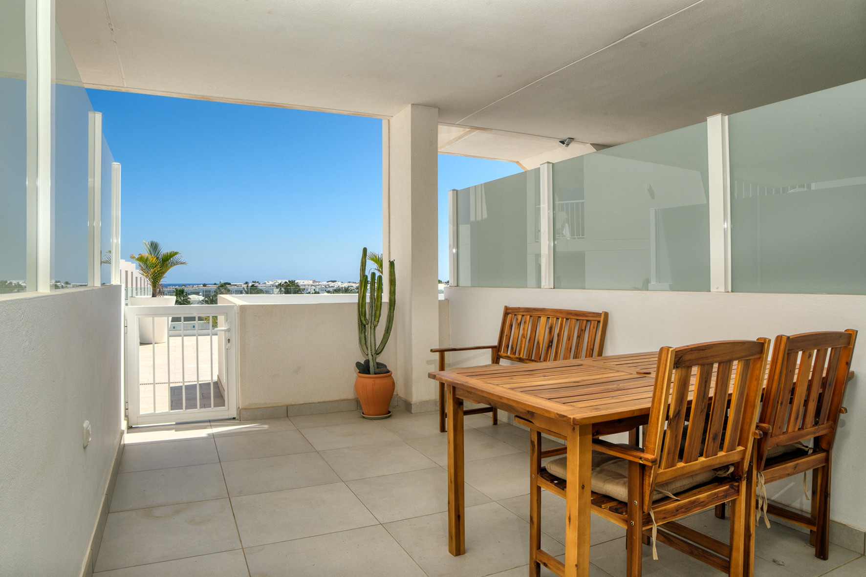 Rent Apartment in Costa Teguise The Ocean View Senator 120 picture-2