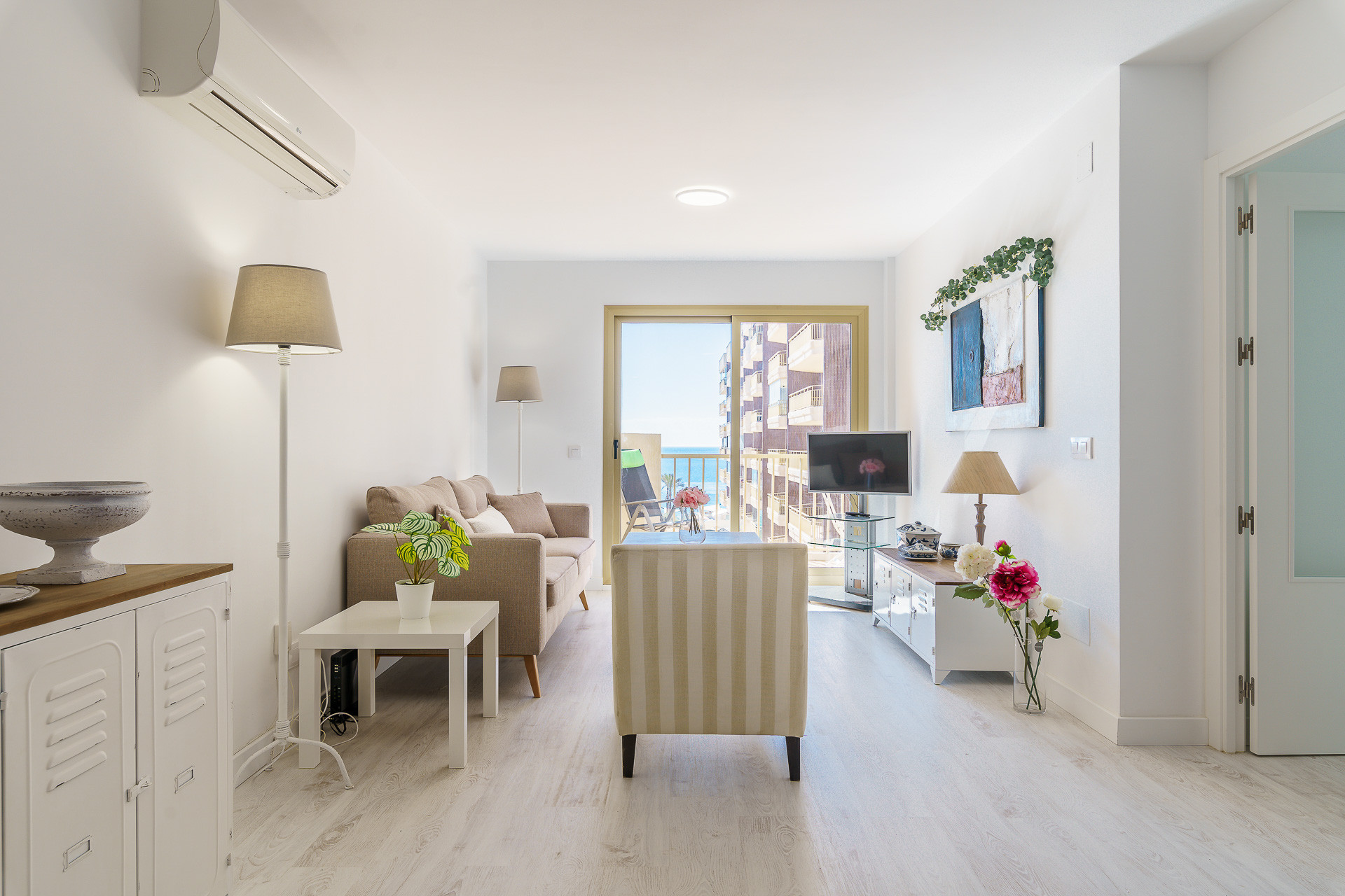 Rent Apartment in Fuengirola MalagaSuite Living Coast Fuengirola picture-1