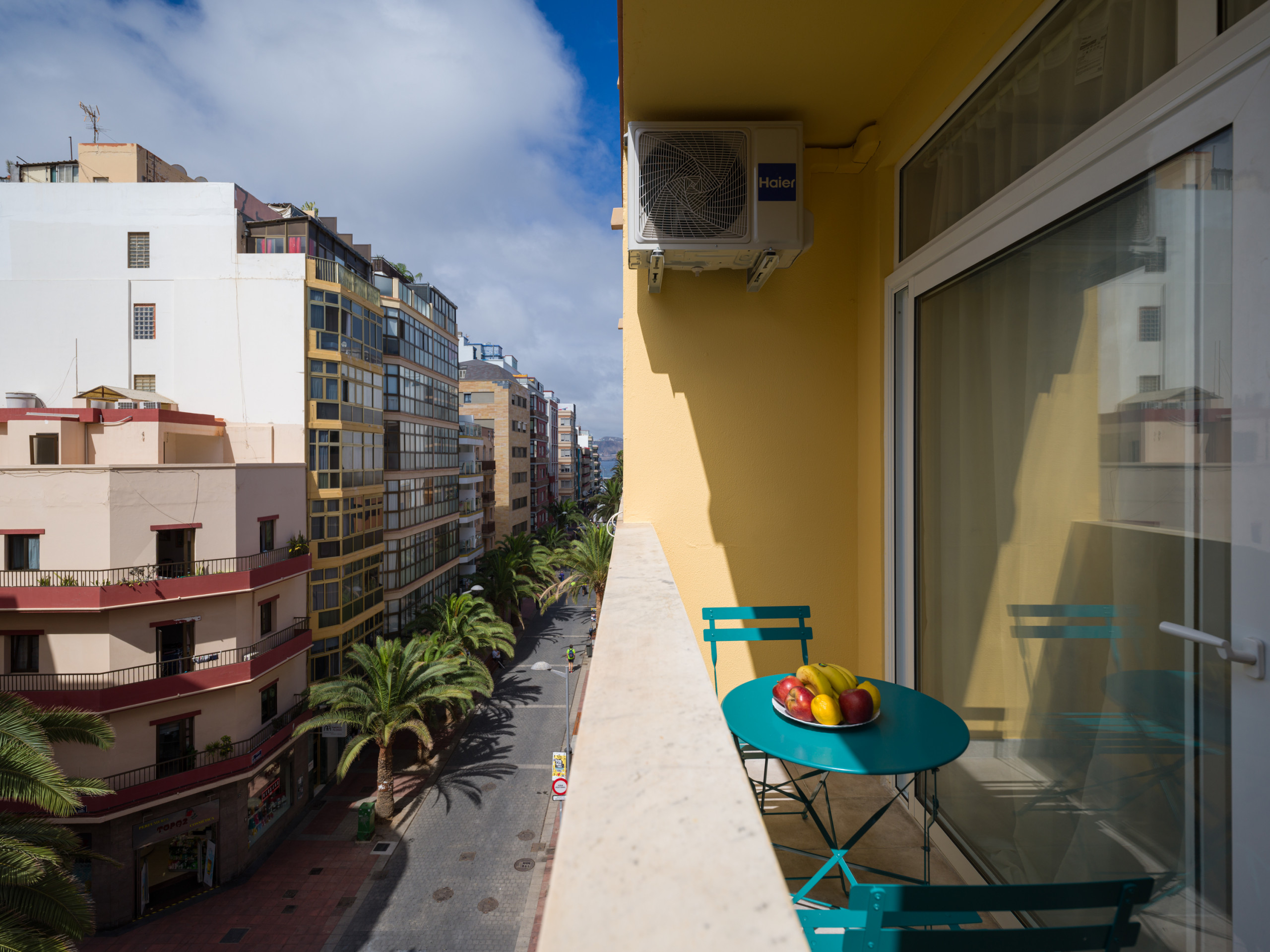 Rent Apartment in Las Palmas de Gran Canaria Las Palmas Estudio Luis Morote #2 picture-2