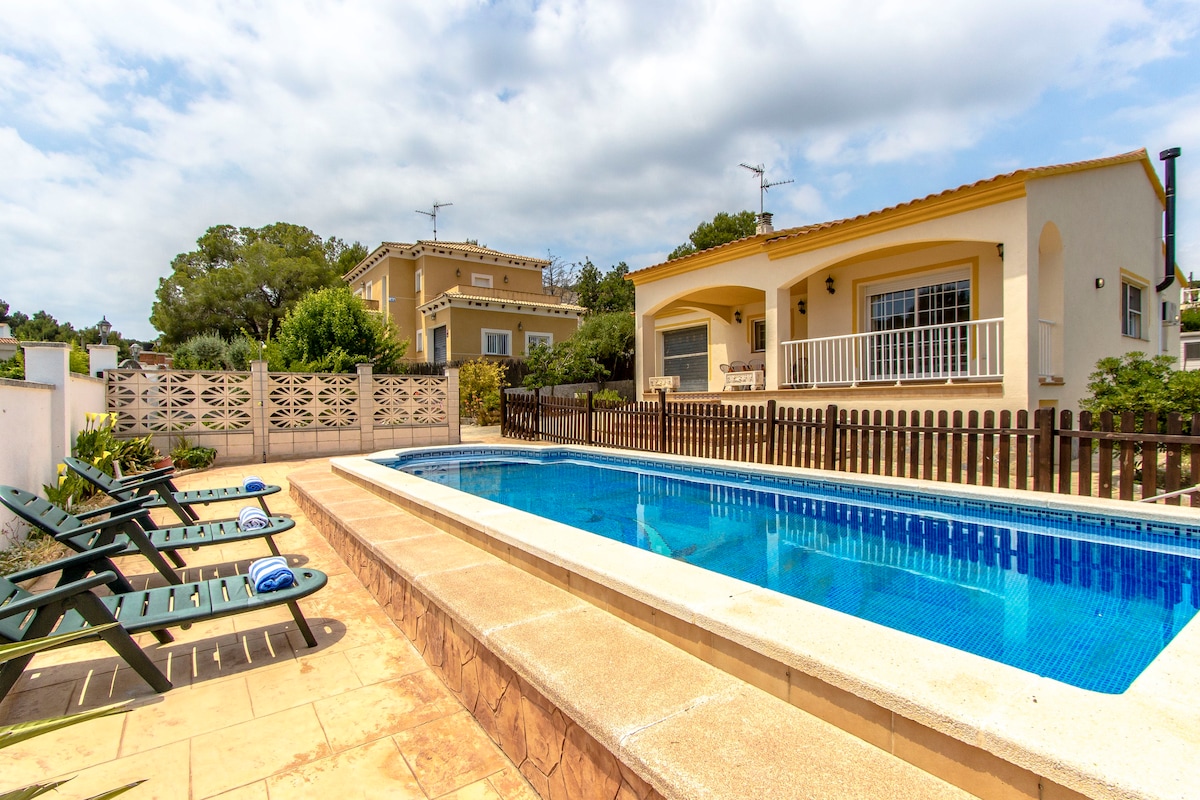 Rent Villa in El Vendrell Nuria Mas Borras 561.212 picture-1