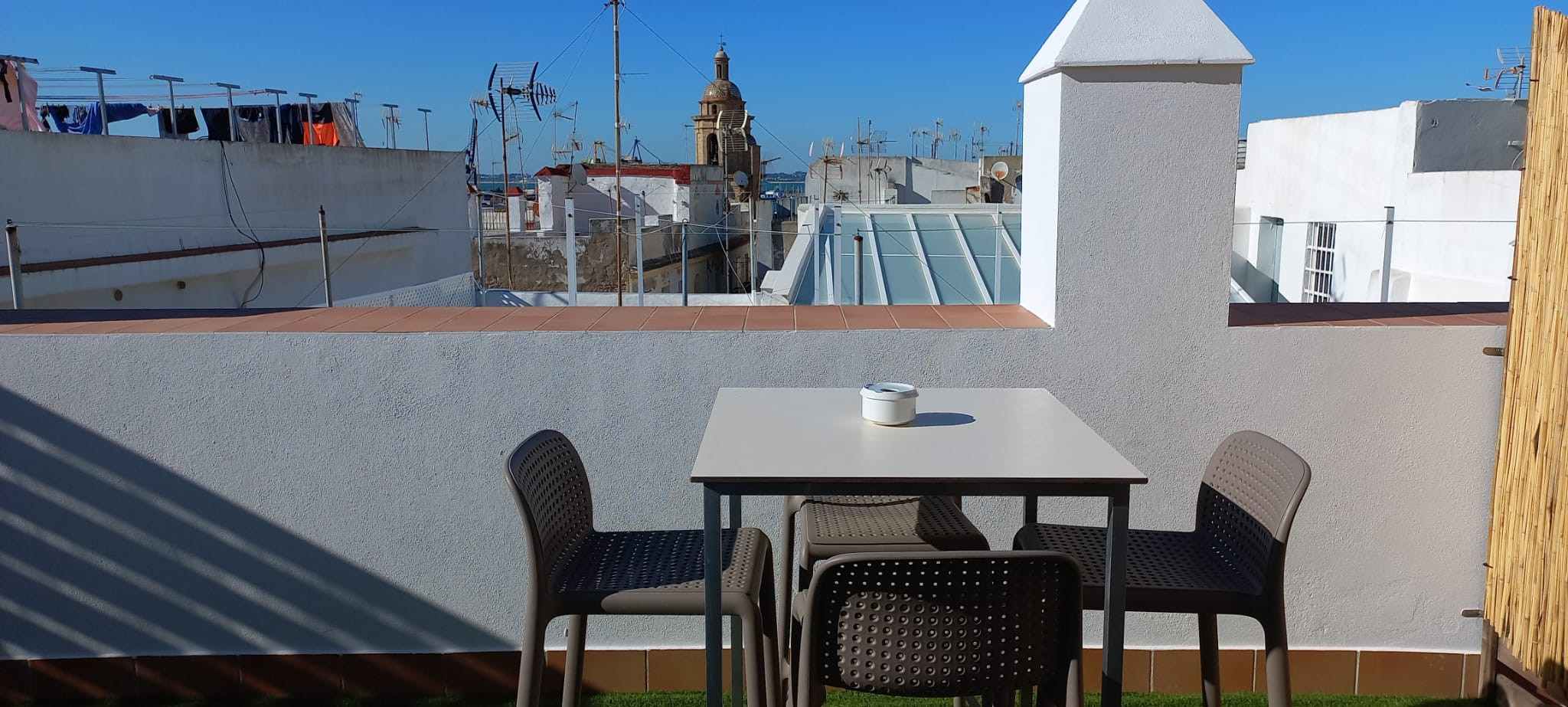 Rent Apartment in Cádiz BRUJULA 0B Ground Apartment by Cadiz4Rentals picture-1