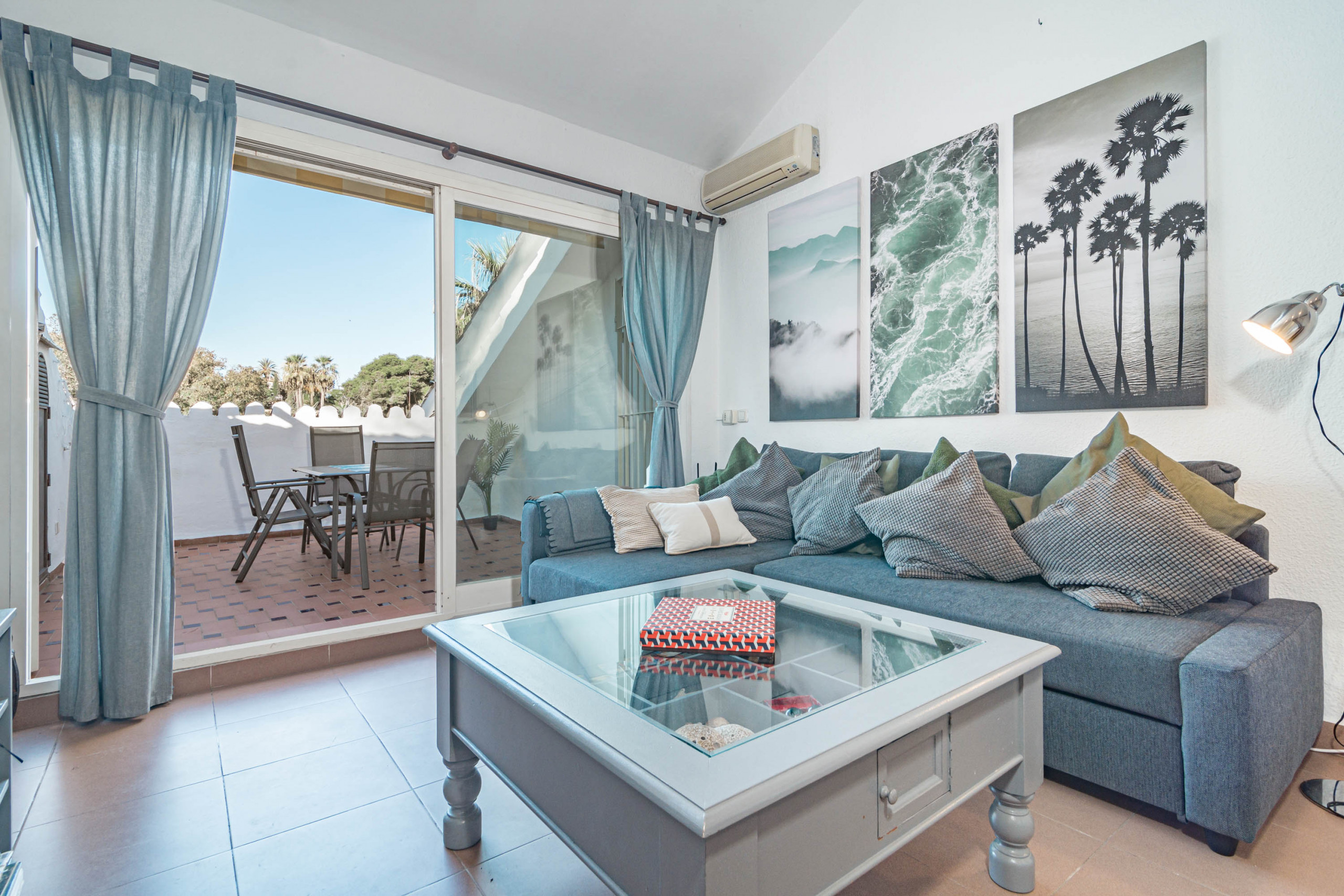 Rent Apartment in Nueva Andalucia Spacious apartment in Puerto Banus picture-3