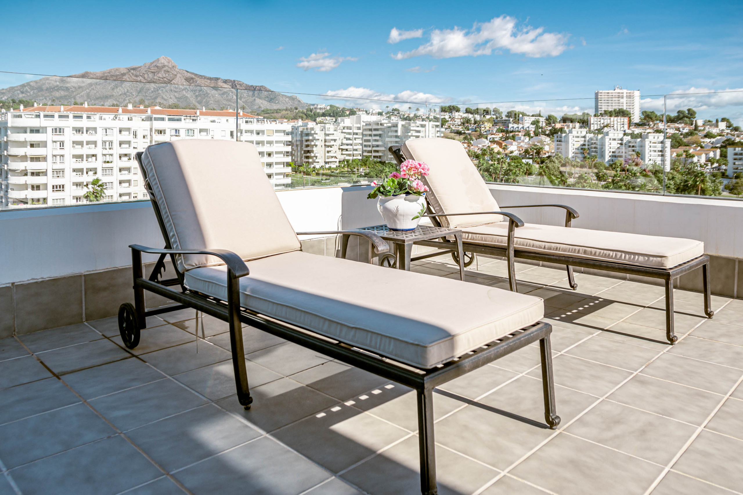 Alquilar Apartamento en Nueva Andalucia JG3.6B- Luxury penthouse with jacuzzi imagen-8