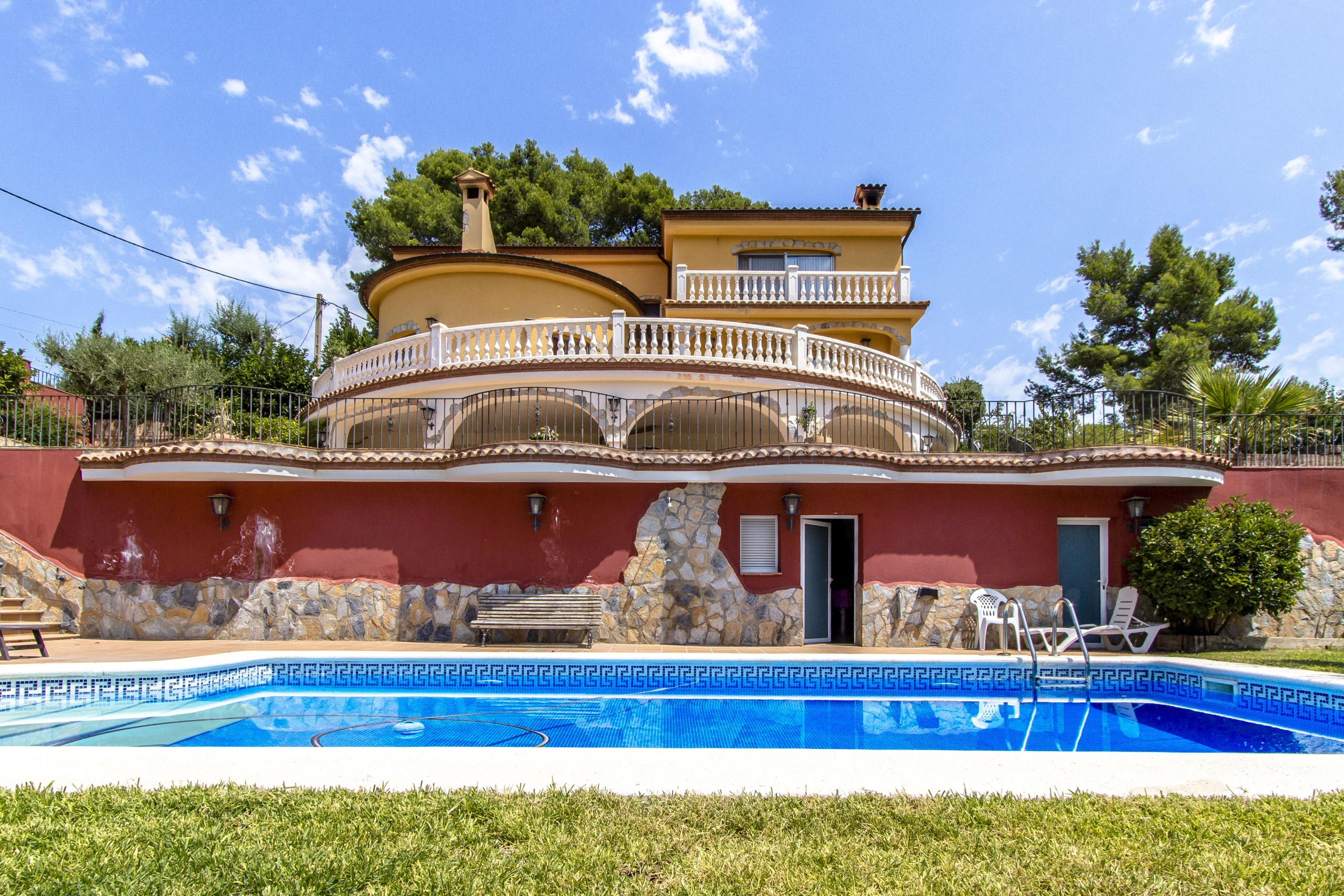 Rent Villa in Torrelles de Llobregat Francisca Torrelles Reg 503 - Ref 561.503 Fantasti picture-2