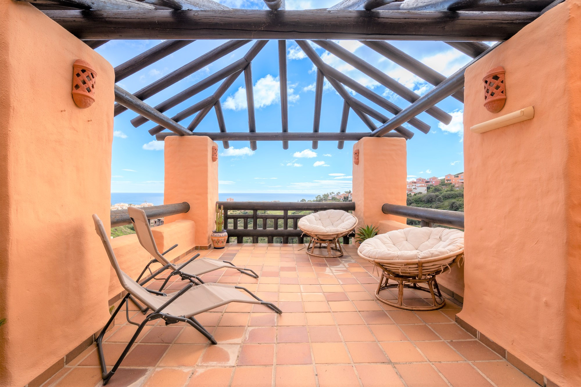 Alquilar Apartamento en Manilva Penthouse with amazing sea view and golf Duquesa imagen-1