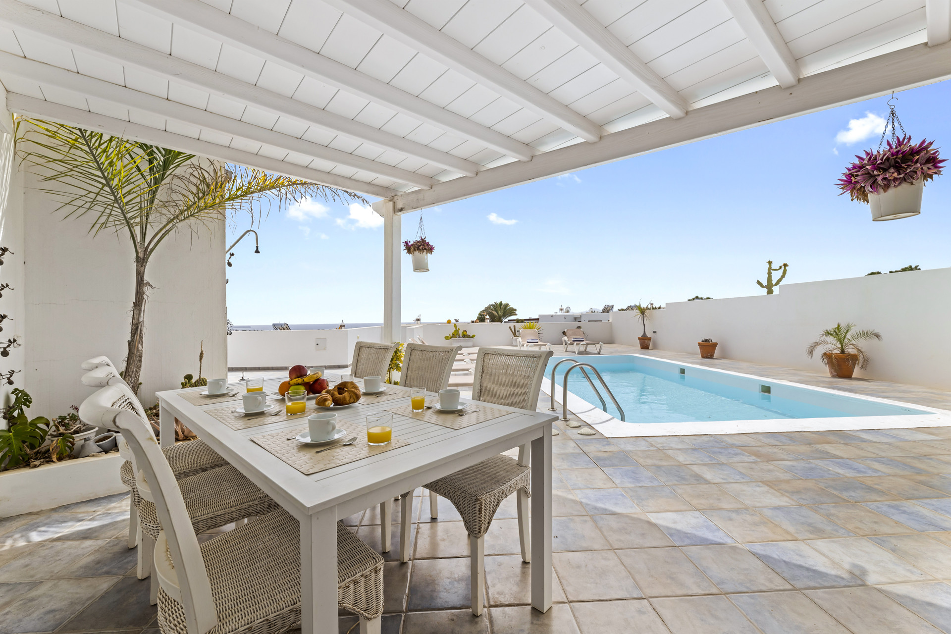 Rent Villa in Playa Blanca Villa Flora - Villasexperience picture-0