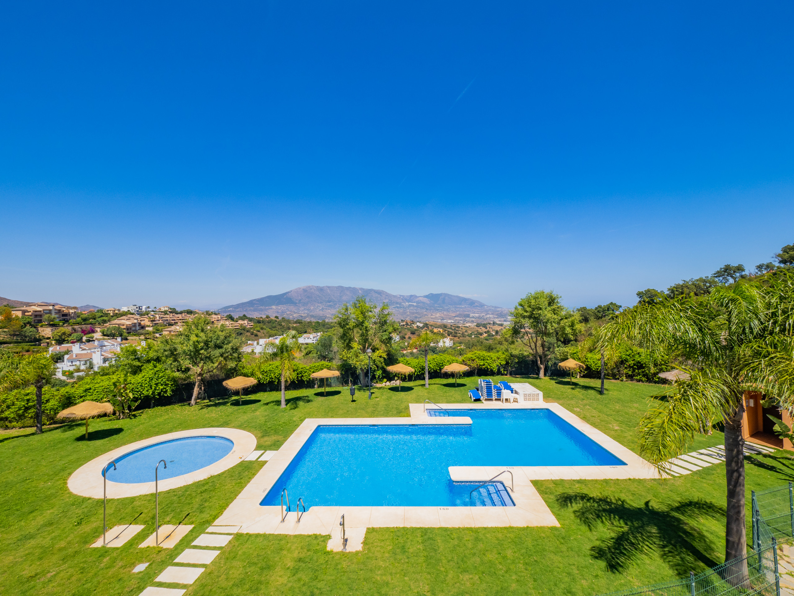 Rent Apartment in Ojen Cubo's Marbella Hills View Golf picture-1