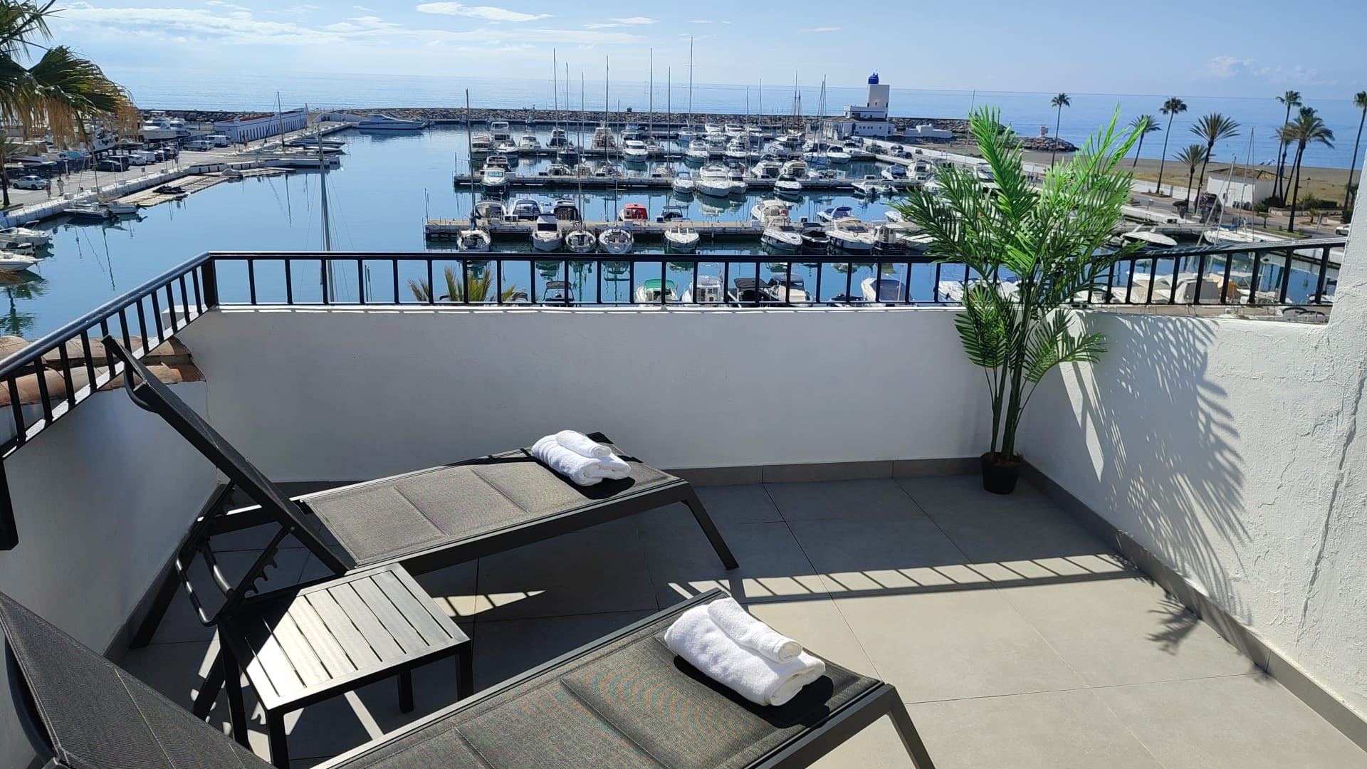 Rent Apartment in Manilva Penthouse with magical sea view in Duquesa harbour picture-2