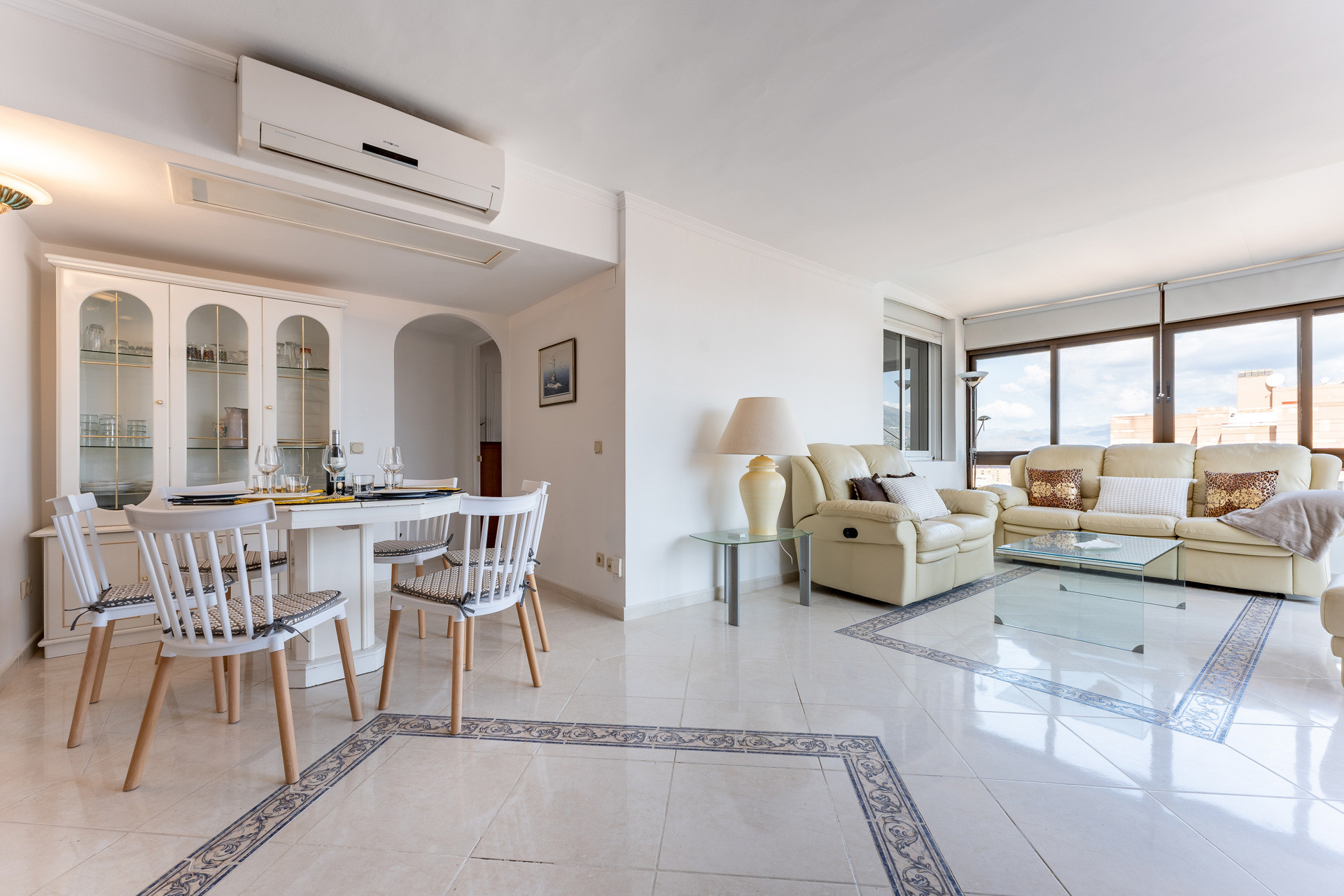 Rent Apartment in Fuengirola MalagaSuite Skyviews Fuengirola picture-2