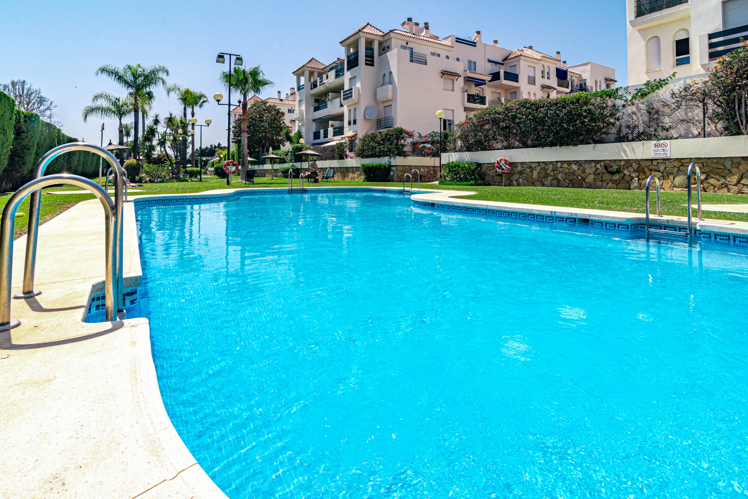 Rent Apartment in Nueva Andalucia LCR1- Lovely ground floor apartment, Puerto Banus  picture-1